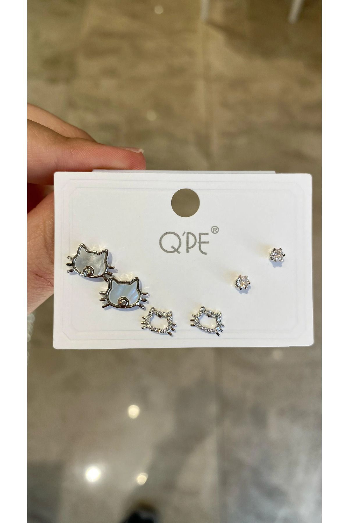Yares Accessories Çoklu küpe sedefli kedi