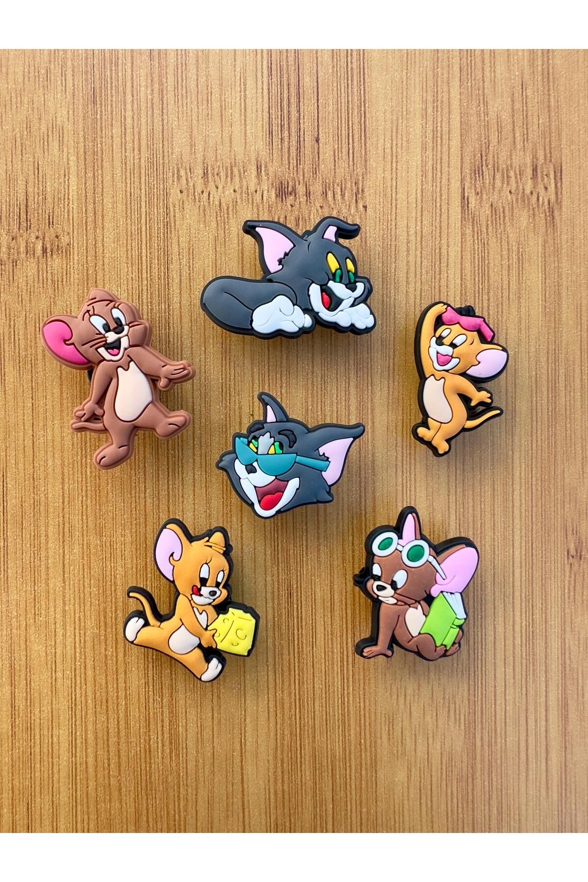 Crocs CROCS SÜSÜ TERLİK SÜSÜ JİBBİTZ 6'LI TOM VE JERRY SETİ
