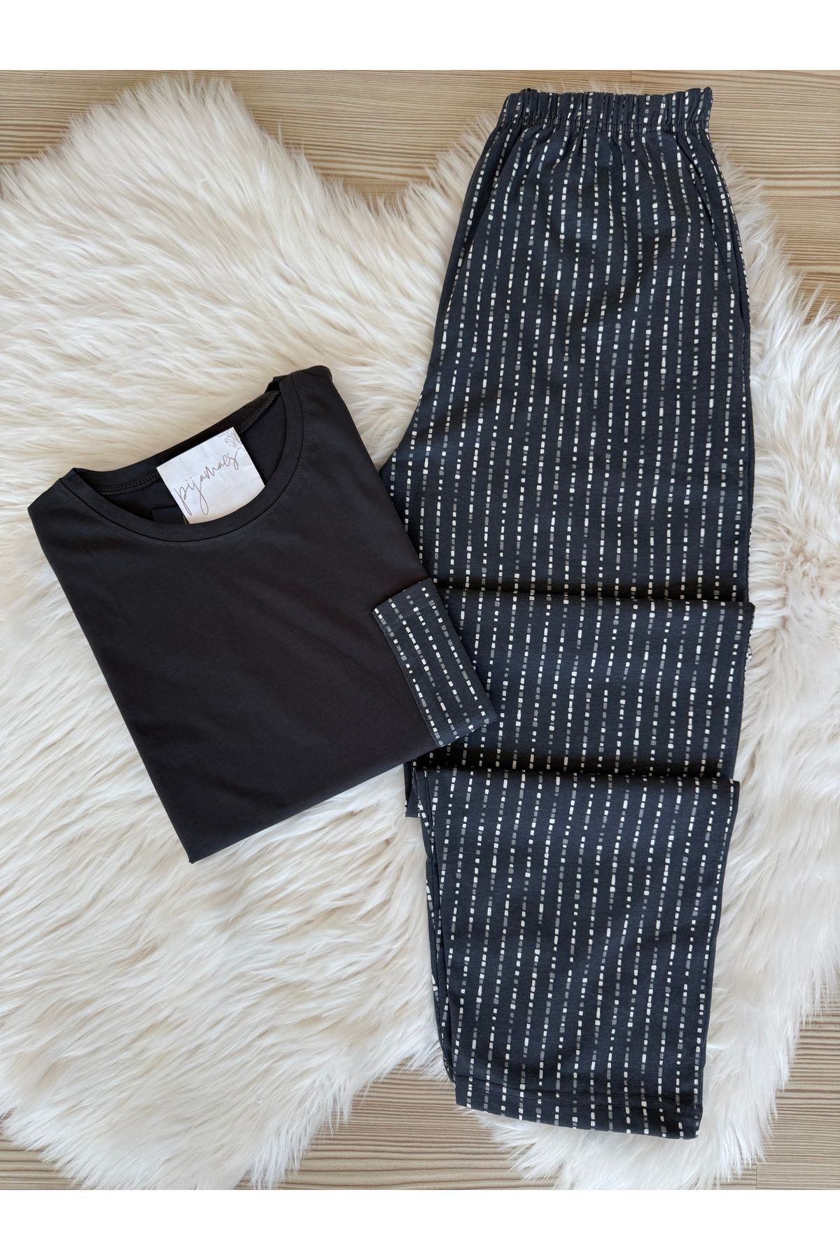 Pijamacs Antrasit Puantiye Desenli Cep Detaylı Pamuklu Kısa Kollu Erkek Pijama Takımı