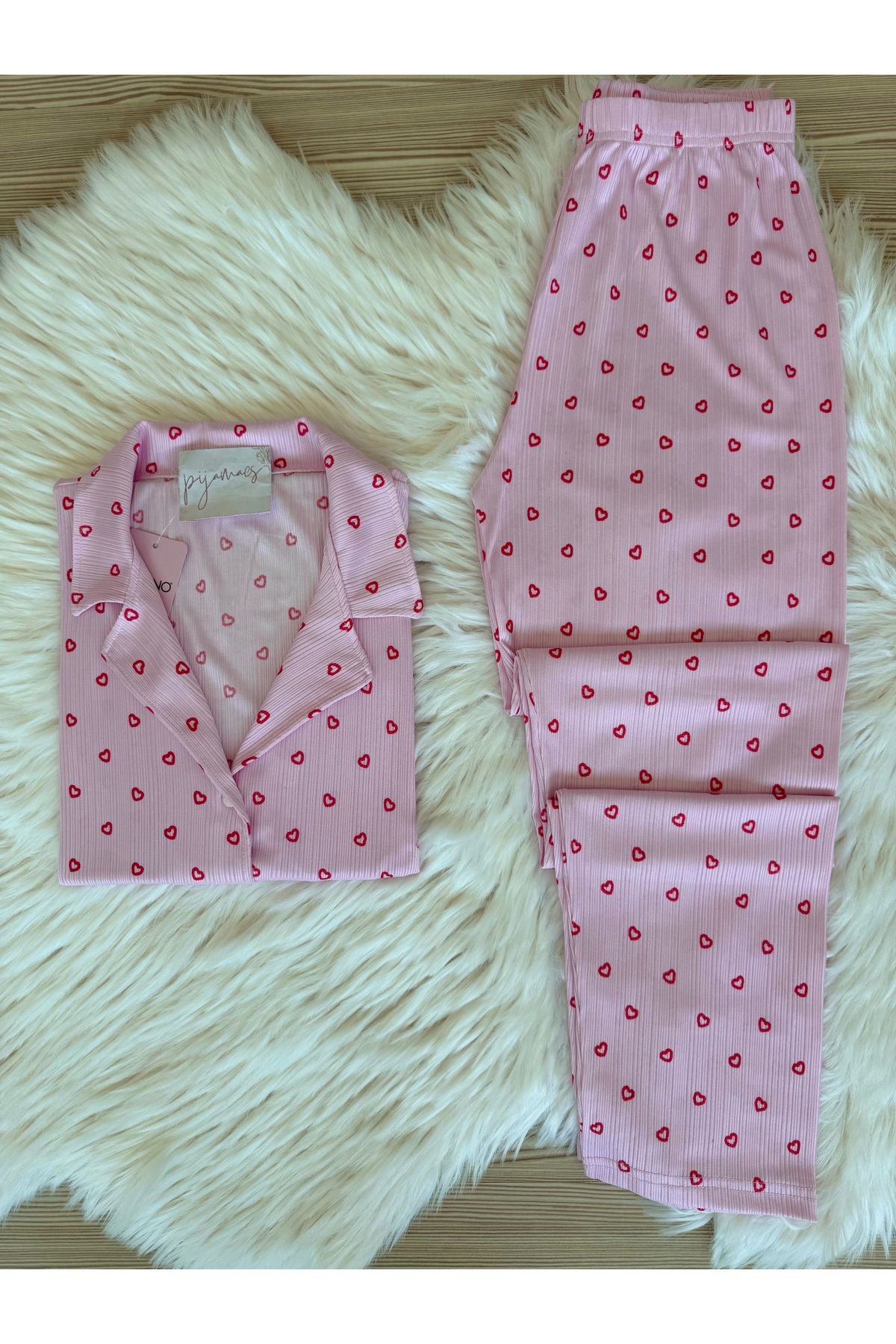 Pijamacs Pembe Üzeri Kırmızı Kalp Desenli Pegasus Kısa Kol Pijama Takımı