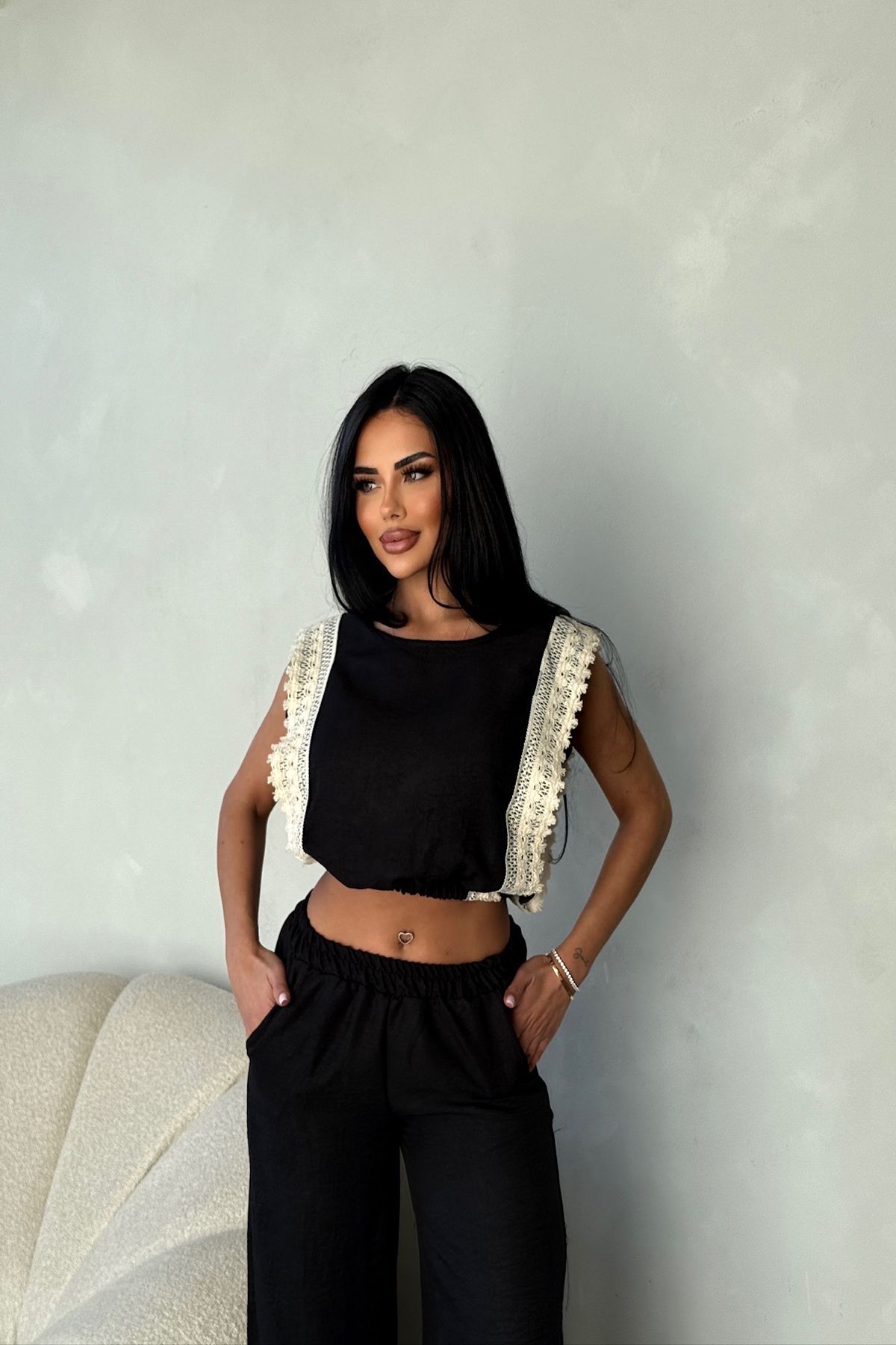 kamacibutik BİSİKLET YAKA DANTEL KOL DETAYLI TAKIM ELBİSE