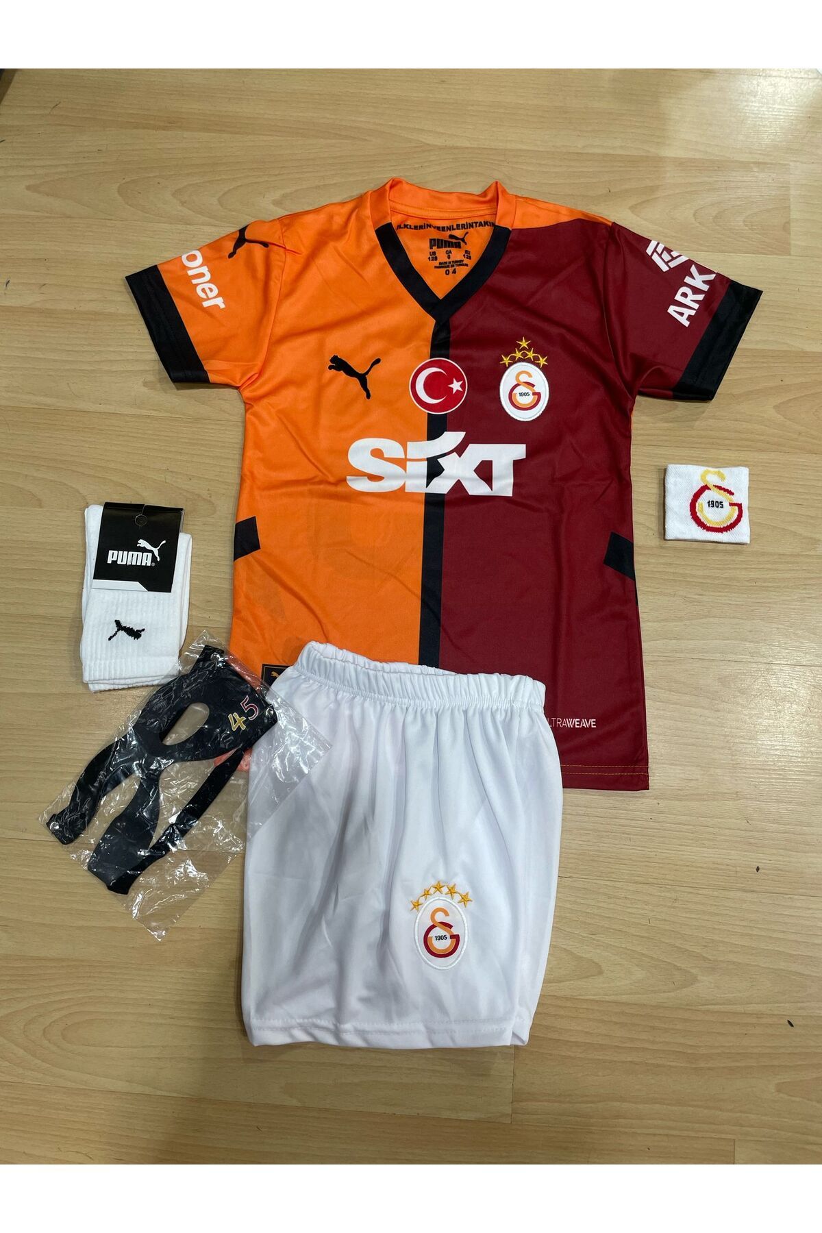 Nevruz 5 Yıldızlı // Galatasar y\ \\ 4'lü Set O.s.i.m.h.e.n. Çocuk Forma Şort Çorap Bileklik Maske