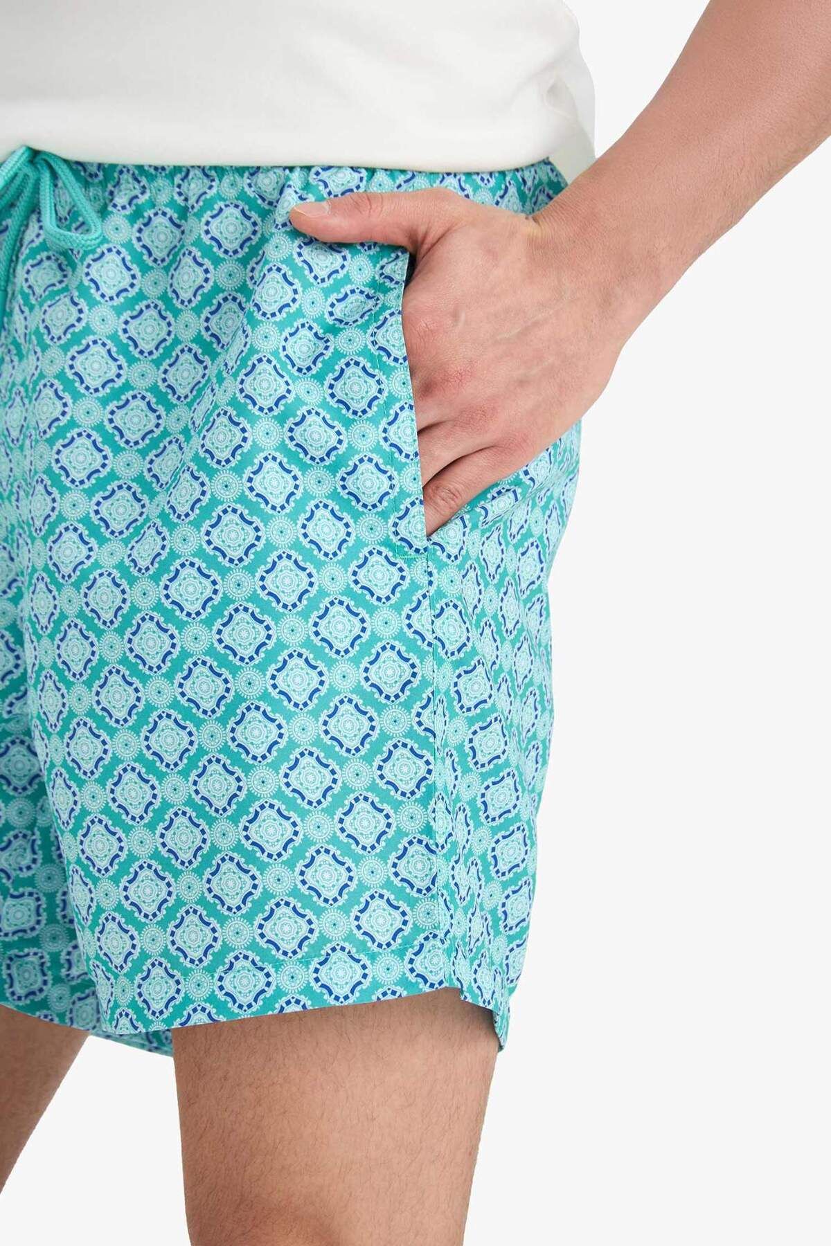 DeFacto-Gemusterte kurze Badeshorts mit Netzfutter E0976AX25HS 7