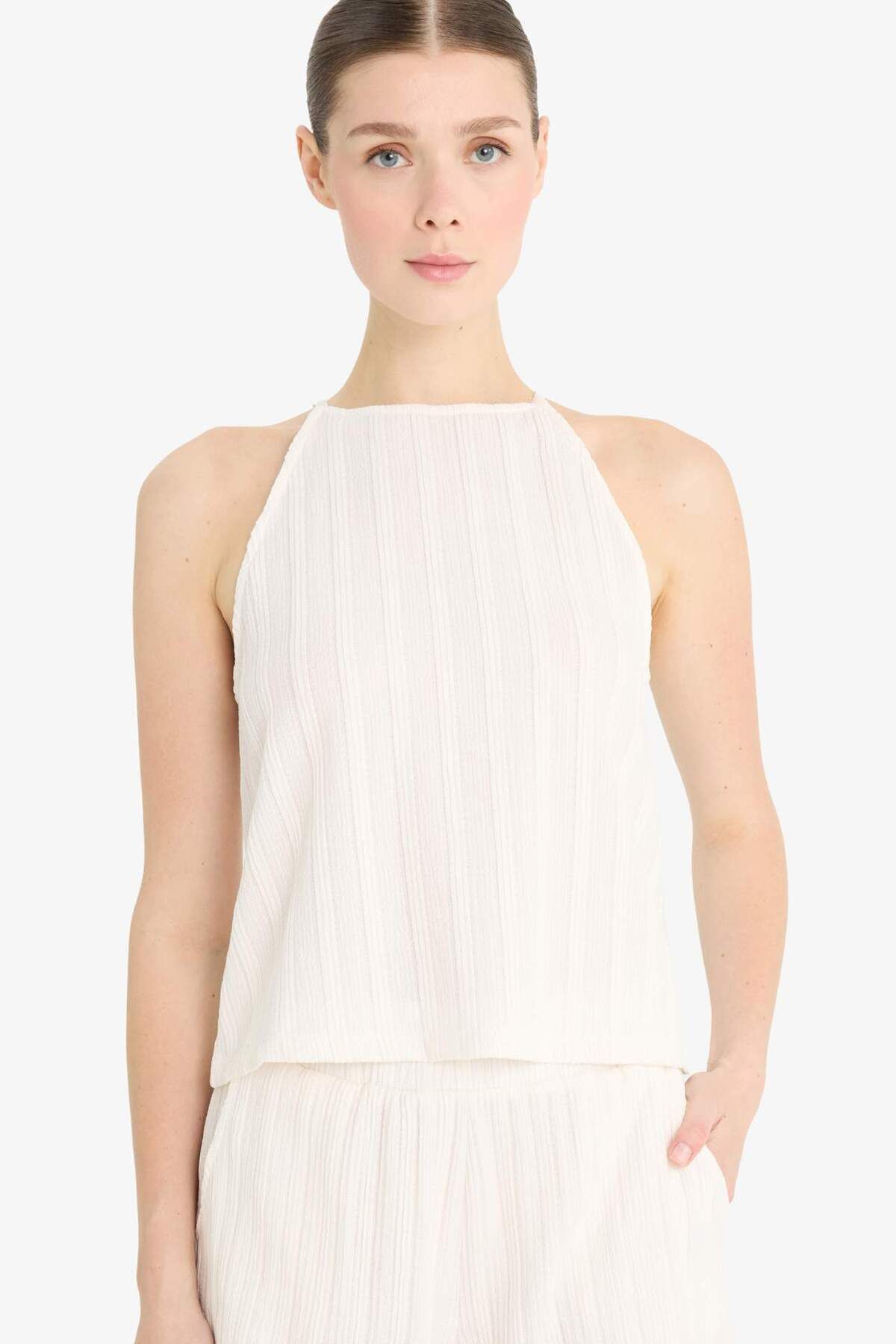 DeFacto-Regular Fit Halter Neck Wrap Undershirt F4449Ax25Sm 3