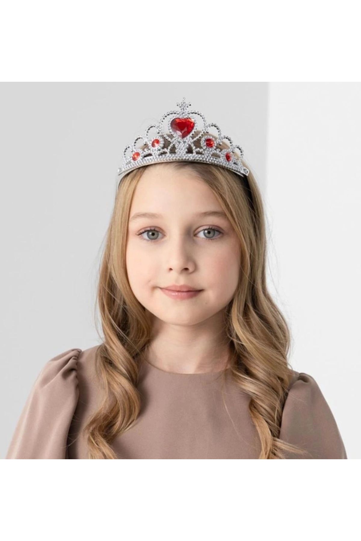 Nemere Kalp Taşlı Kırmızı Renk Karlar Ülkesi Elsa Anna Frozen Tacı