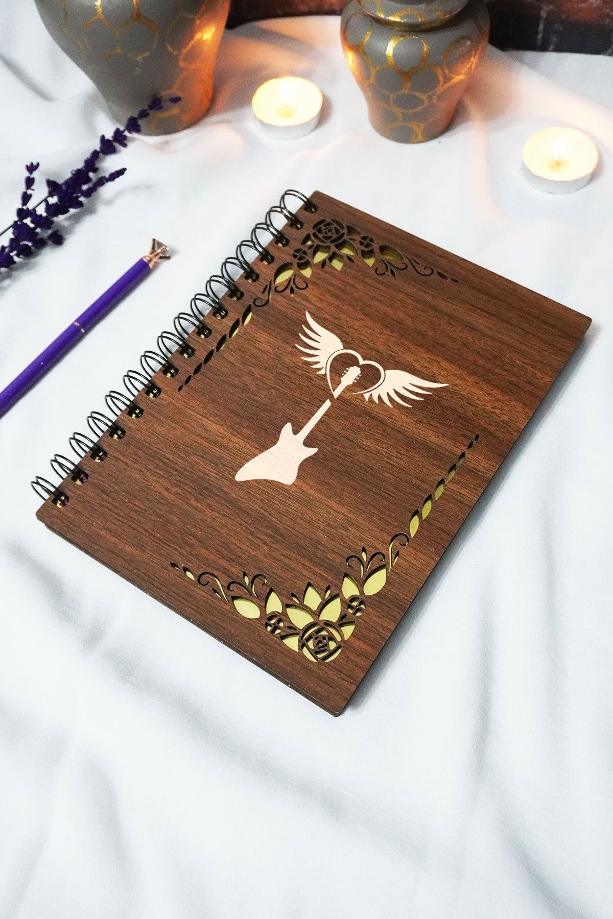 markcat Gitar Ahşap Kapaklı Spiralli Okul Defteri - Çizgili Defter - 60 yaprak (120 sayfa) - A5 15x21 cm