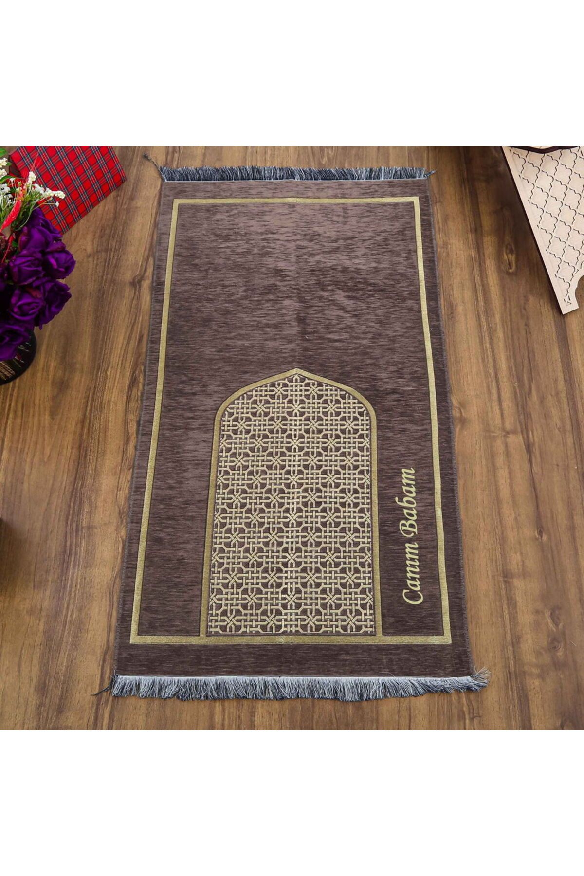 İkranur Selçuklu Desenli Lüks Şönil Seccade İsimli Kahverengi (66X120cm) 520 gr