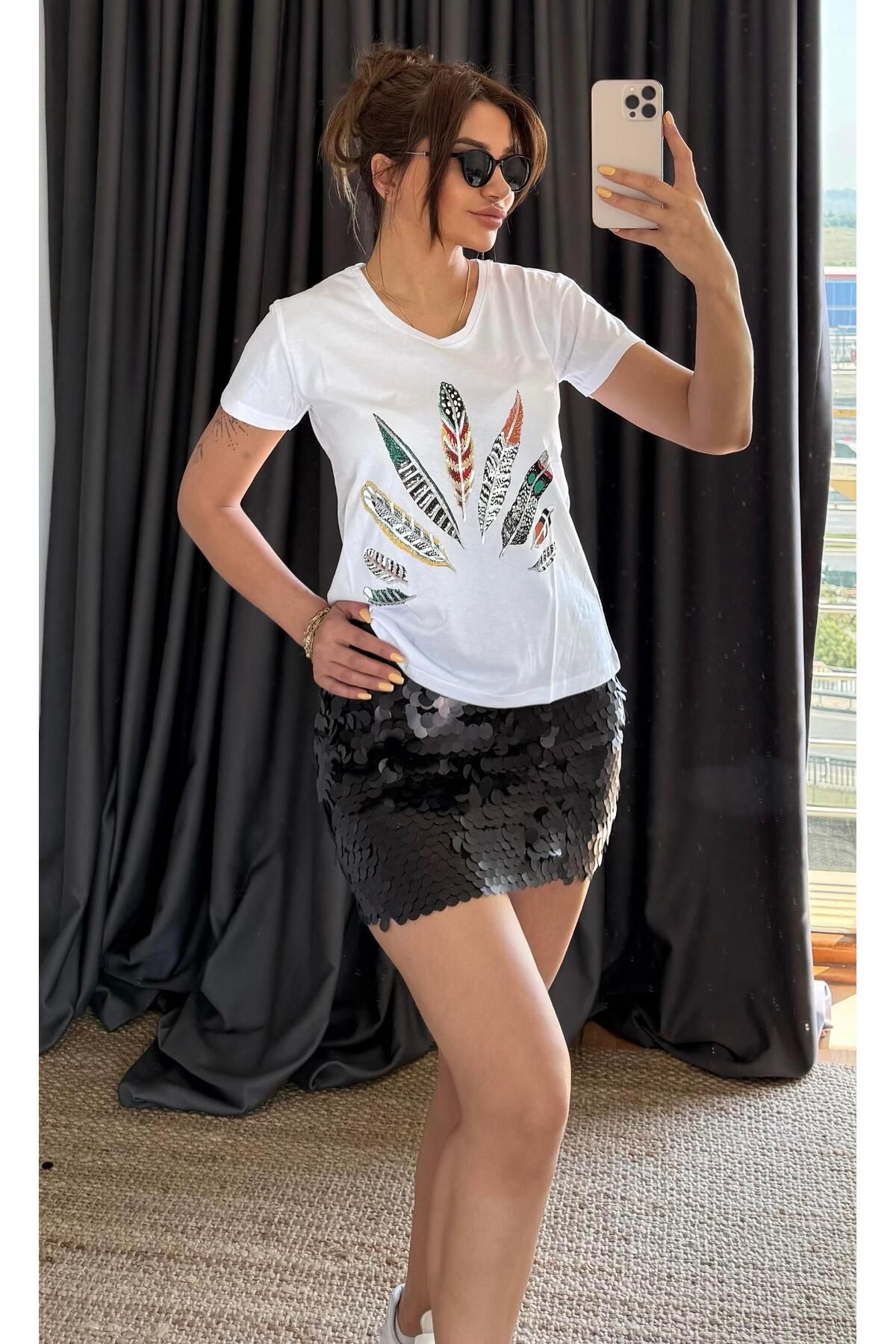Daves Beyaz Yeni Sezon %100 Pamuk T-shirt Tüy İşlemeli