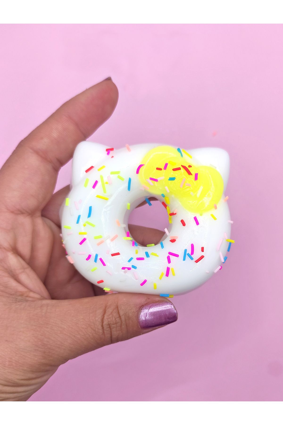 Limmy Fiyonklu Donut Taba Squishy Kedi Pati Sıkma 7 cm Pullu Pati Sukuşi - Sarı