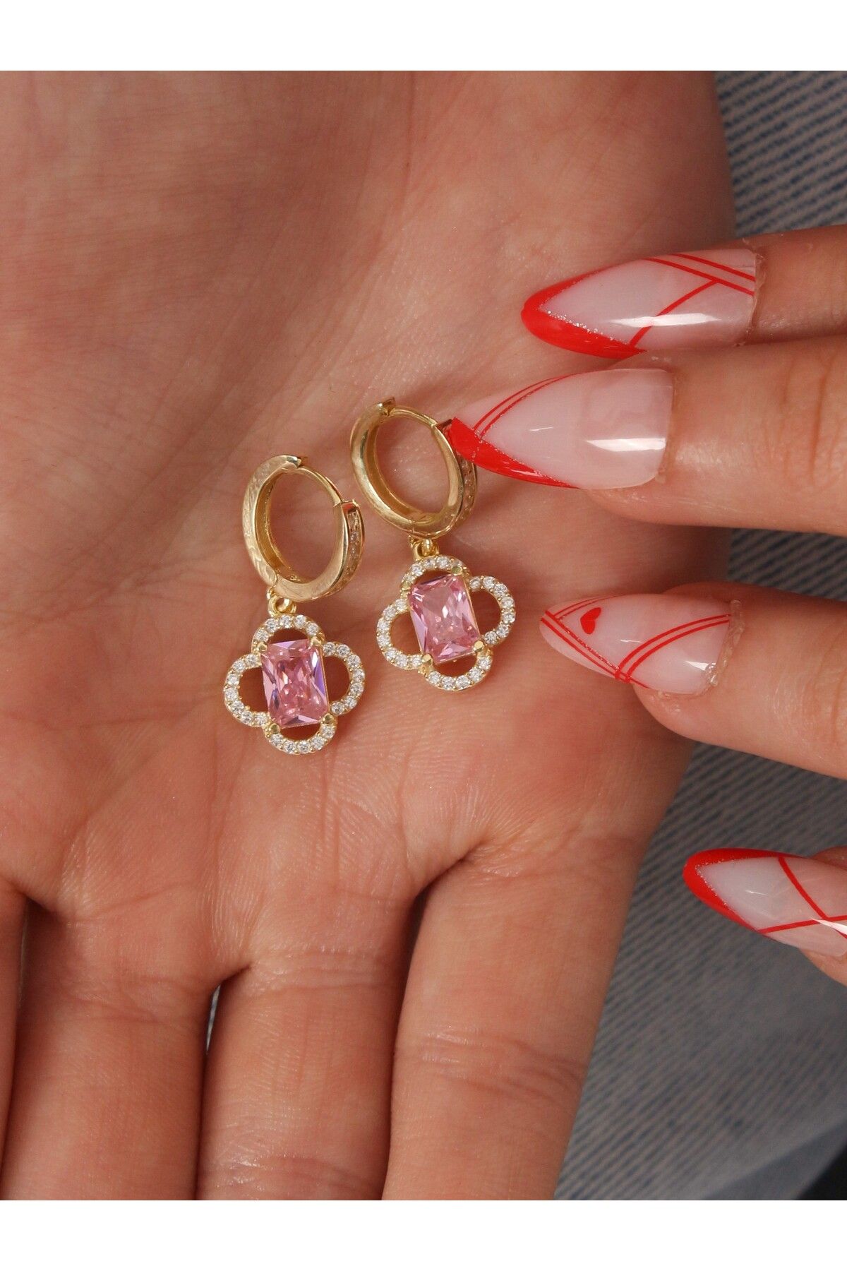 LİNOVE JEWELLERY Pink Yonca Gümüş Küpe, 925 Ayar Gümüş Baget Küpe, Pembe Taşlı Küpe, Yonca Küpe, Taşlı Küpe