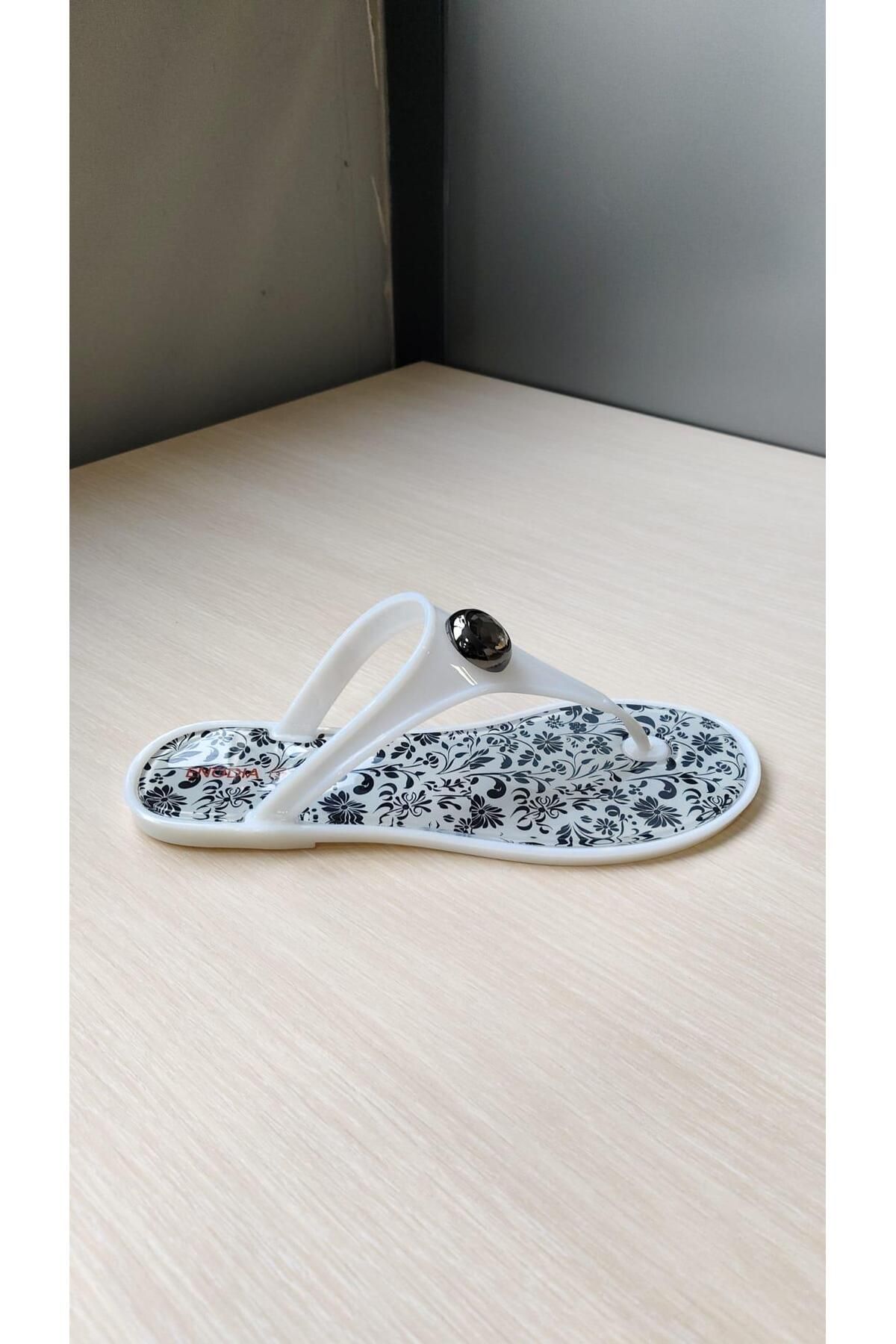 Enodia J-9003-2 TAŞLI ÇİÇEKLİ DESENLİ BEYAZ JELLY PARMAK ARASI SANDALET
