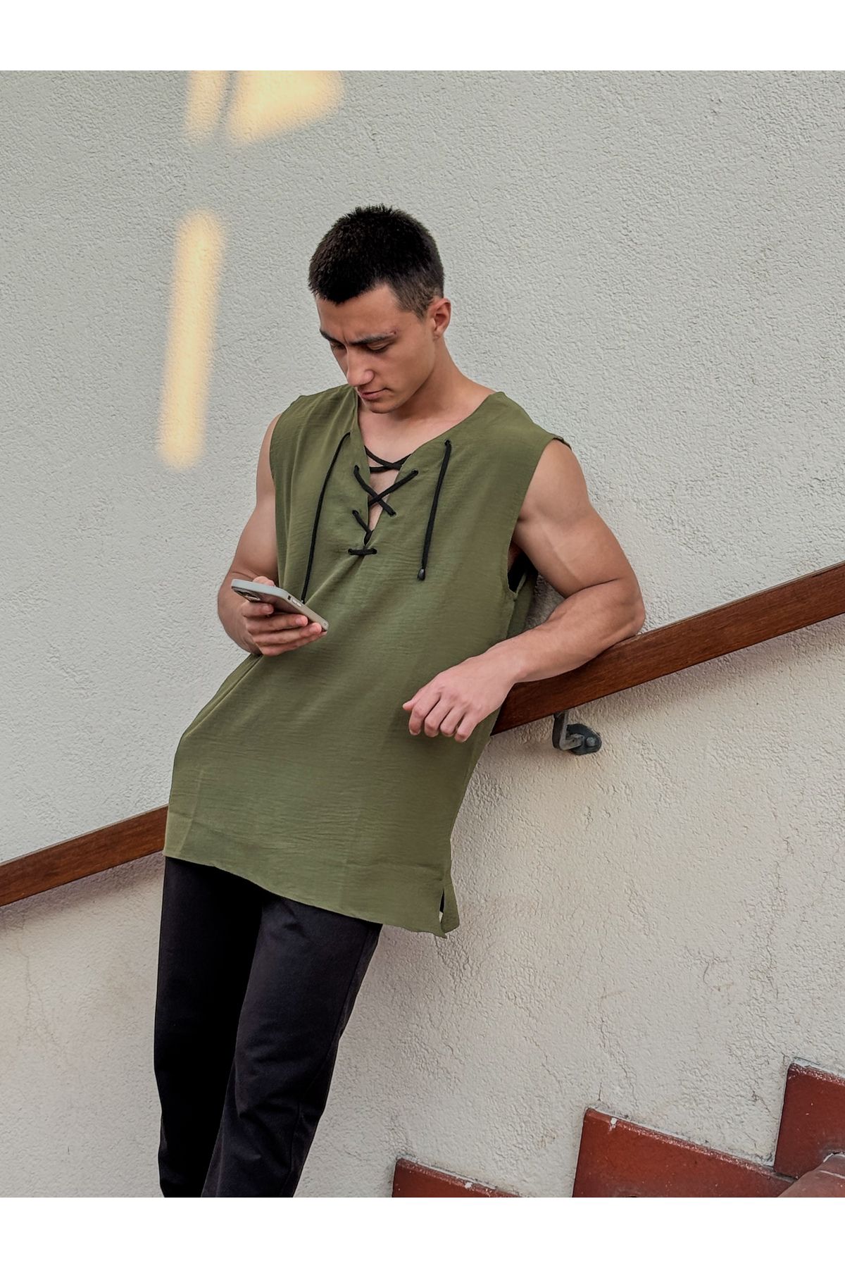 FUEMİ WEAR BAĞCIKLI SIFIR KOL TİŞÖRT