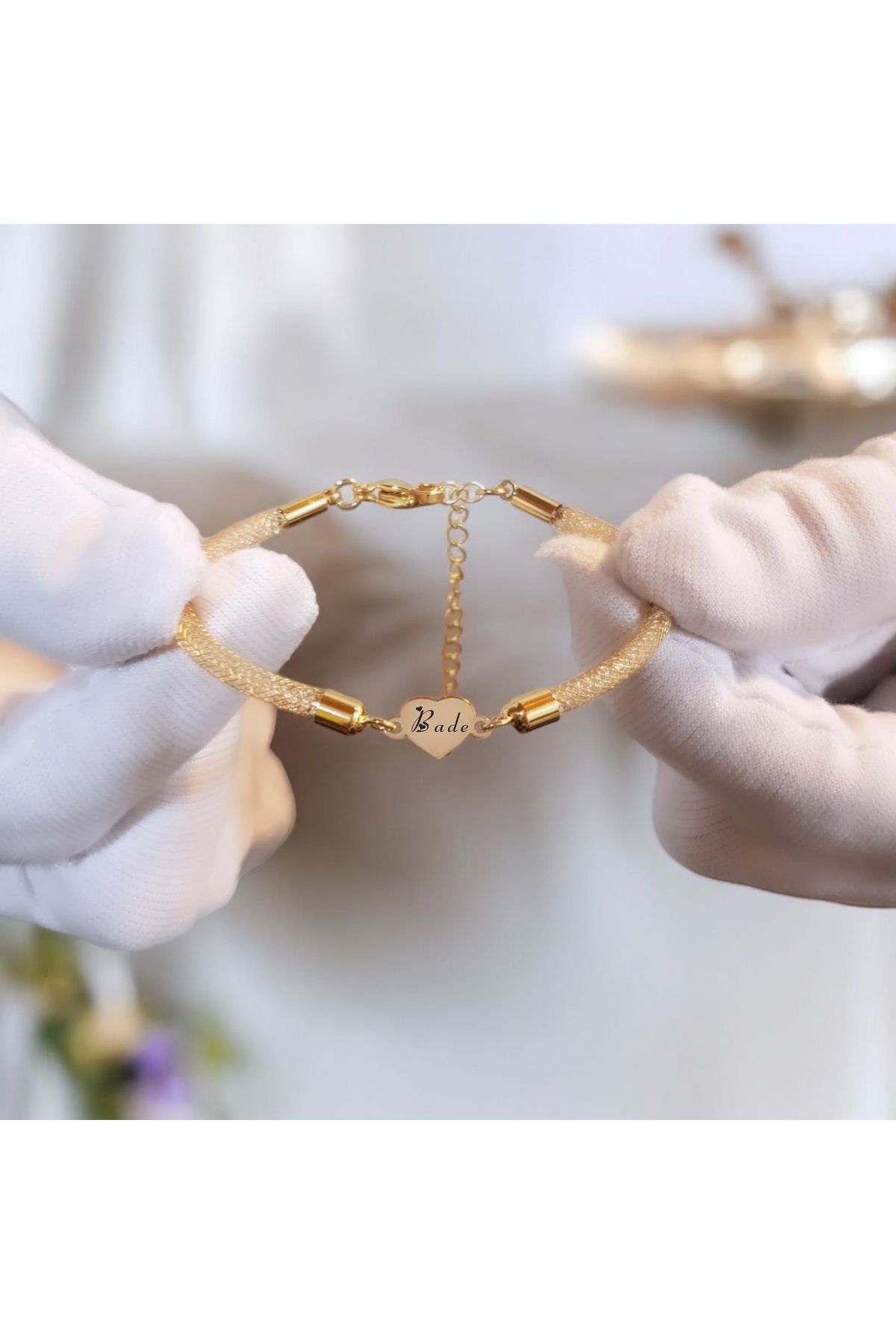 ARCHINO GOLD Bade İsmine Özel 14 Ayar Altın Plakalı Kalp Figürlü Hasır Kordonlu Hediye Bileklik-474isim-sw