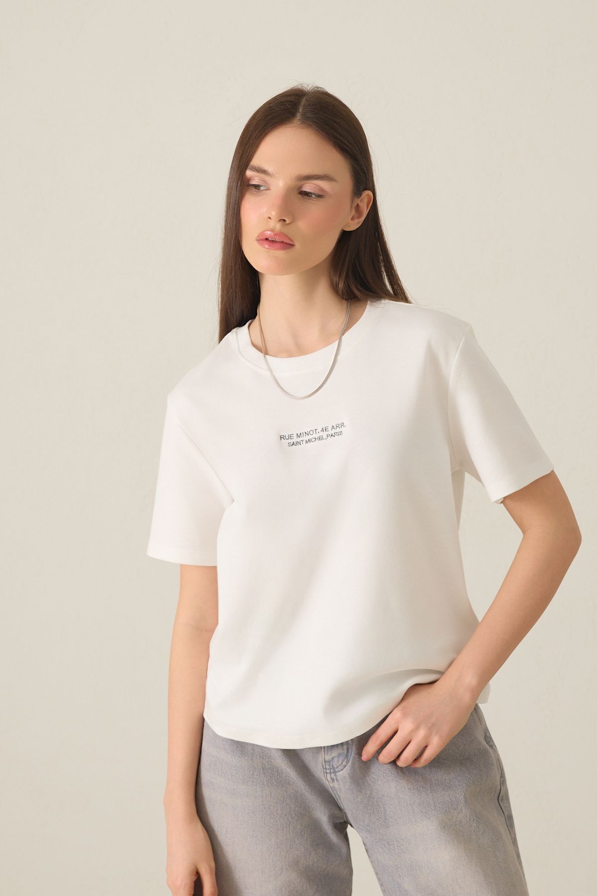 Amia&Co. Ekru Bisiklet Yaka Baskılı Kısa Kollu T-Shirt