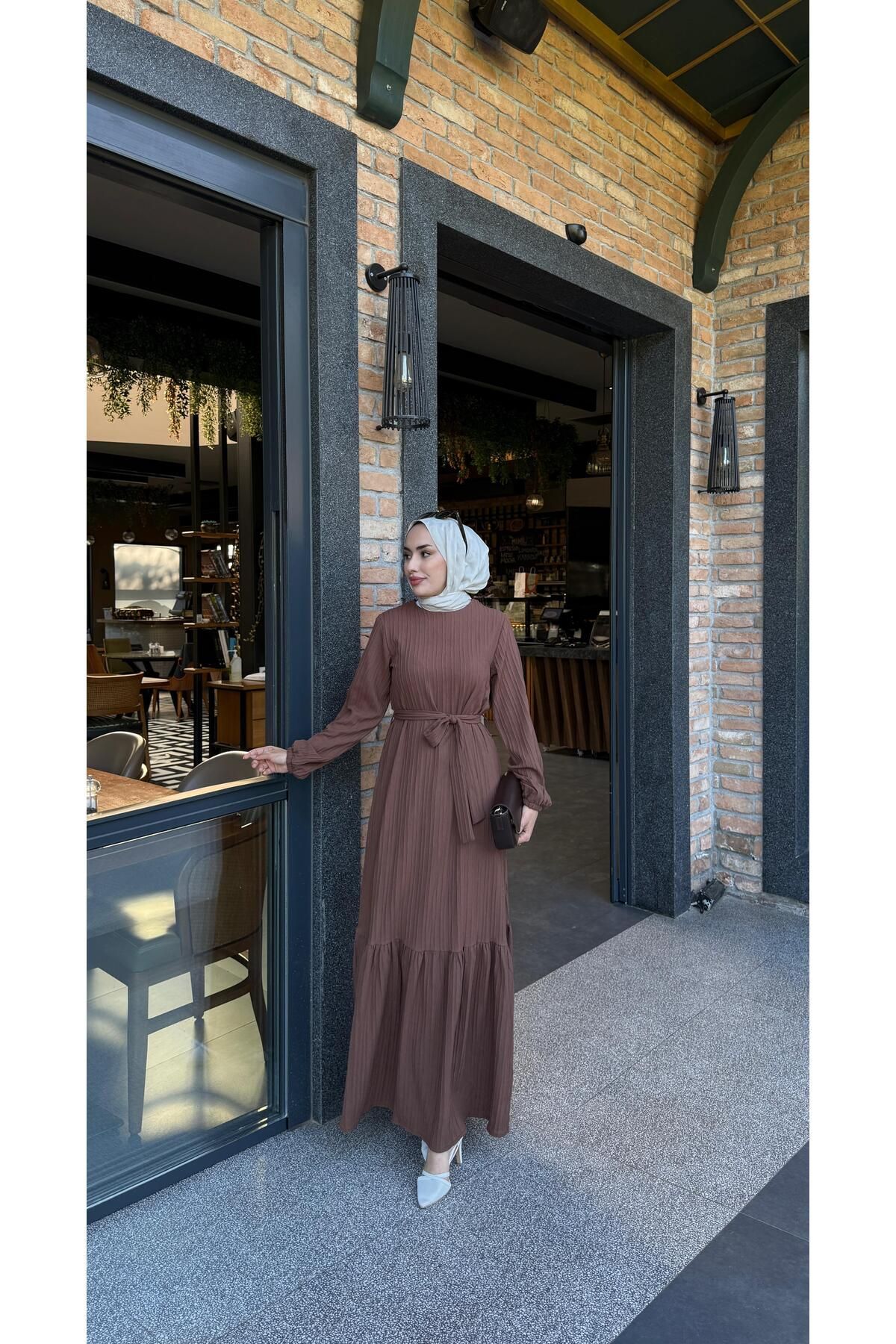 LİNA TESETTÜR Lina tesettür fırfır detaylı elbise