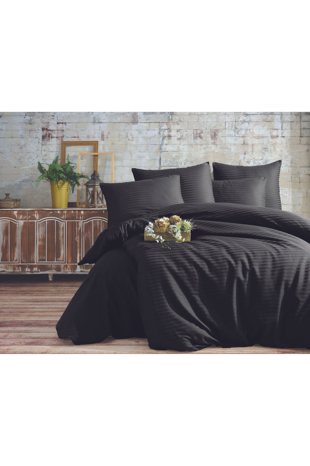Karden Flower Pure Silk Pamuklu Saten Çift Kişilik Siyah Nevresim Takımı Listikli Çarşaflı