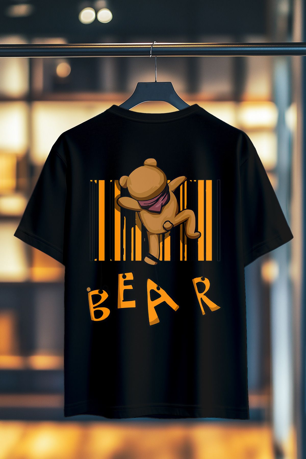 BookOrBook Bear Climbing %100 Pamuk Premium Kalite Sırt Baskılı T-Shirt