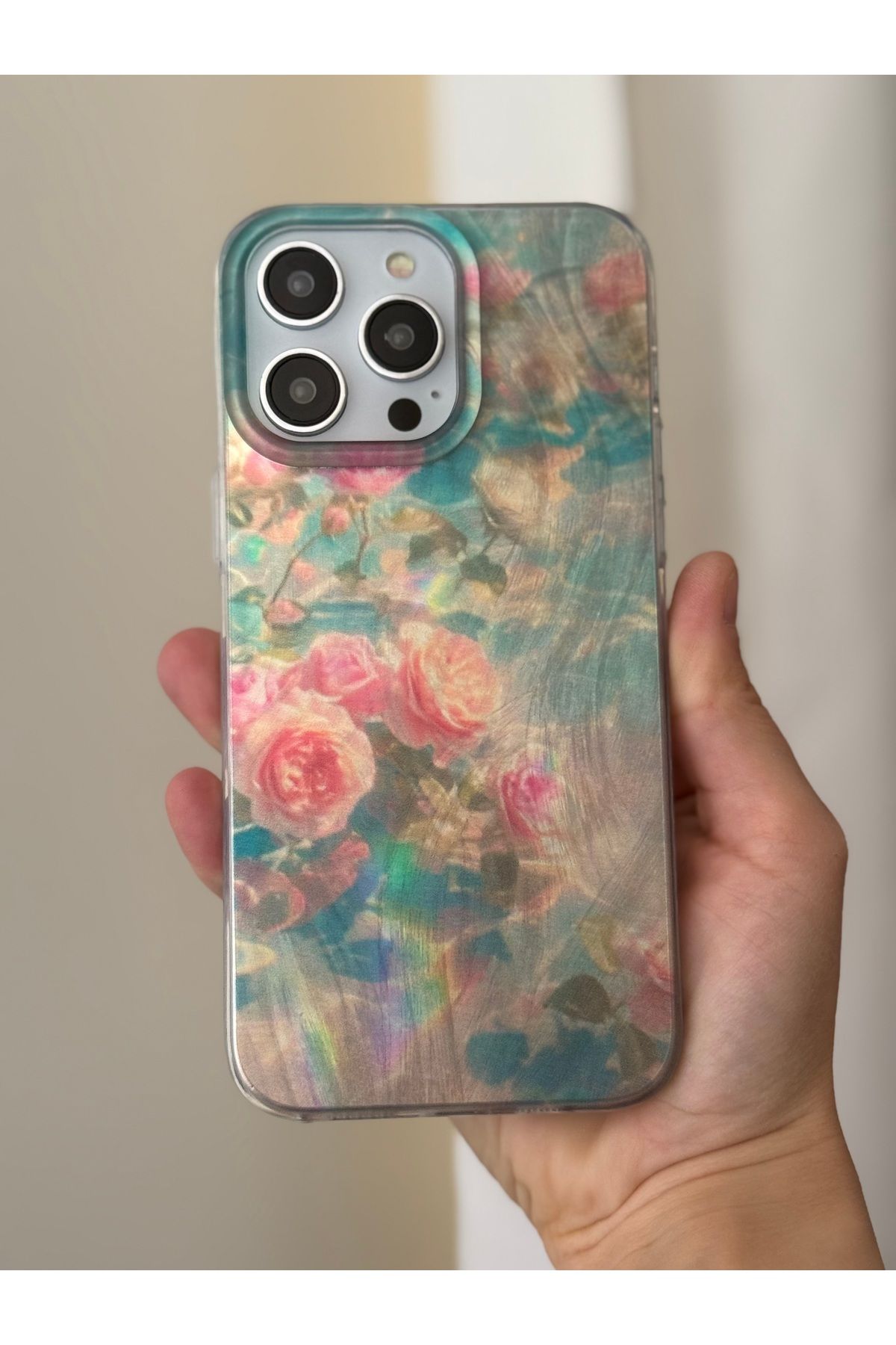 FİŞNEİLETİŞİM İPHONE 15 PRO UYUMLU HOLOGRAMLI ÇİÇEK DESENLİ VİNTAGE KILIF