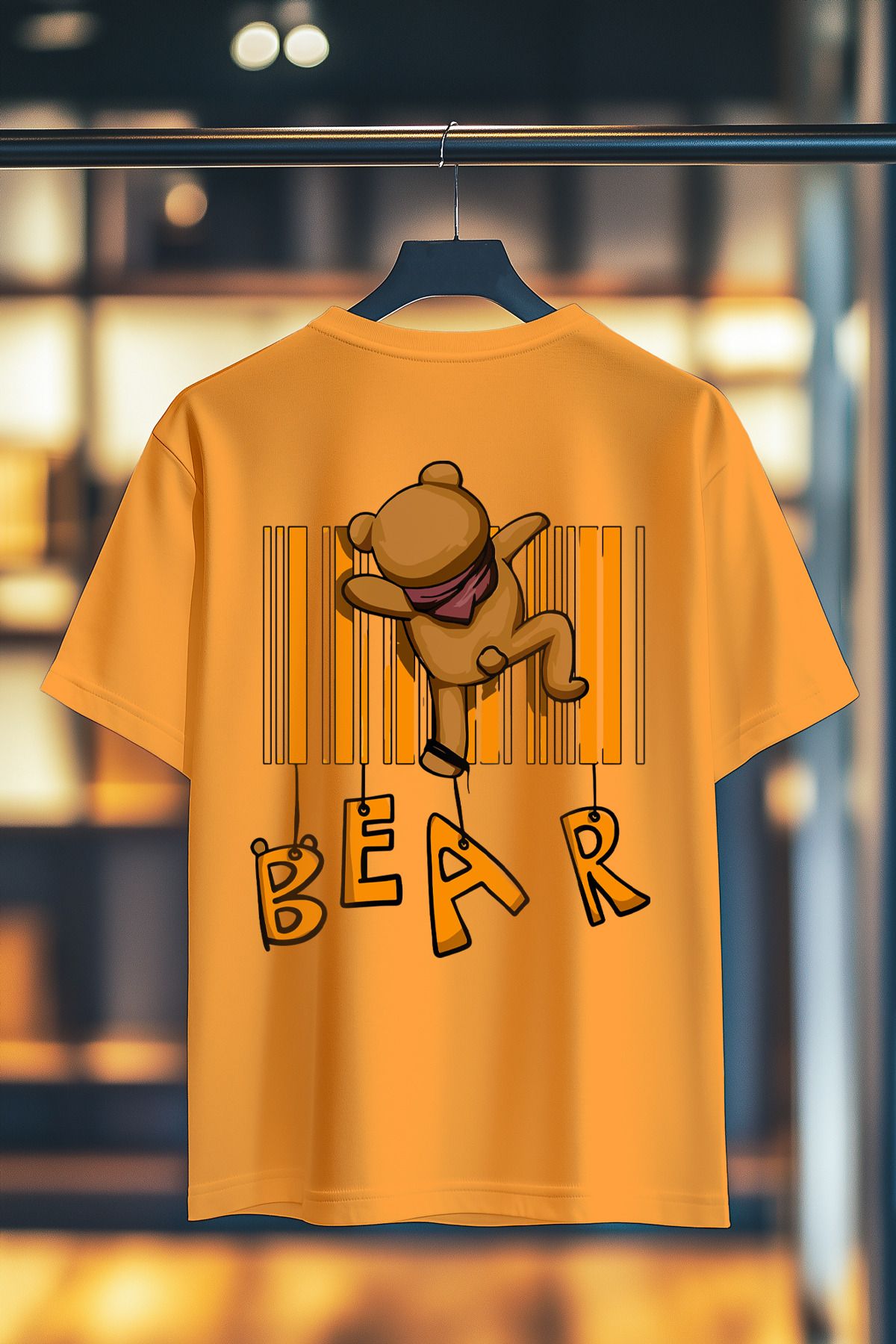BookOrBook Bear Climbing %100 Pamuk Premium Kalite Sırt Baskılı T-Shirt