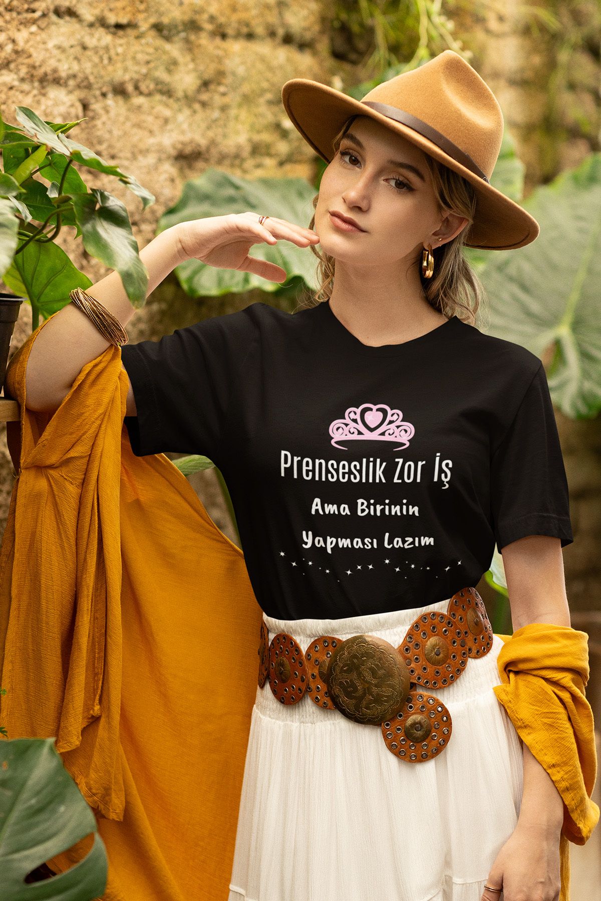 giftkonsept Prenseslik Zor İş Ama Birinin Yapması Lazım Komik Hediyelik %100 Pamuklu Regular Siyah Tişört