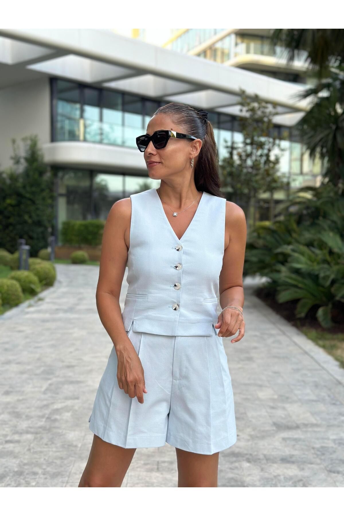 Forlady Butik Bebe Mavi Karol Yeleği Minik Yırtmaçlı Şortlu Kadın İkili Takım