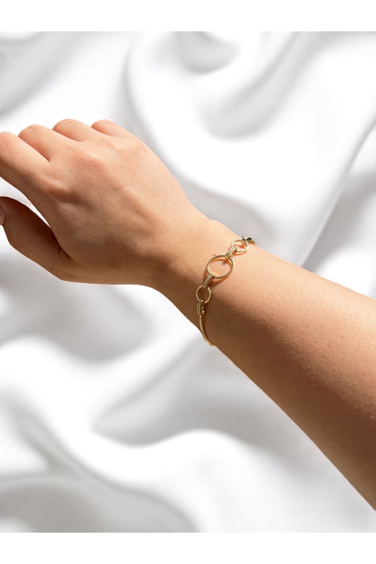 Lilac Jewelry Zarif GoldHalka Model Bileklik - Paslanmaz Çelik, Hipoalerjenik, Zirkon Taşlı