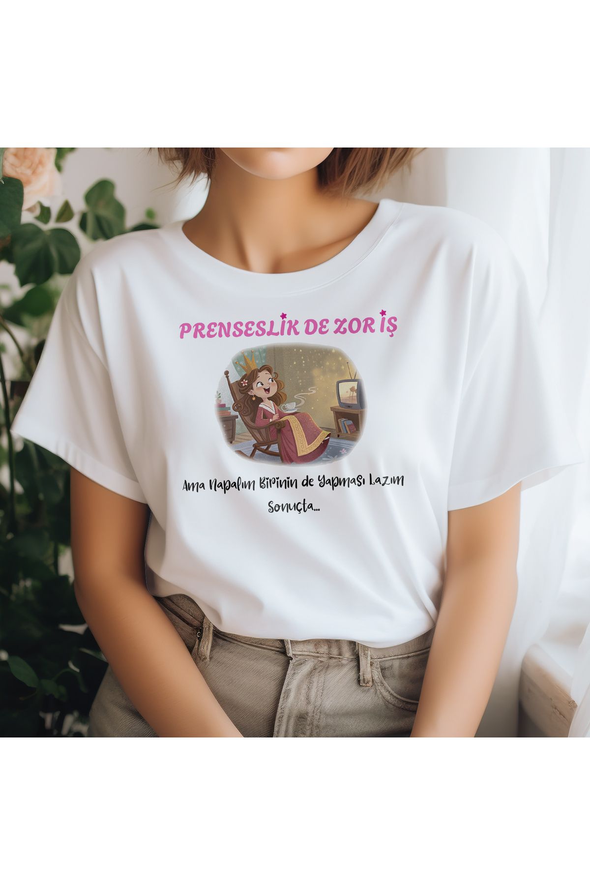giftkonsept Prenseslik Zor İş Ama Birinin Yapması Lazım Komik Hediyelik %100 Pamuklu Regular Beyaz Tişört