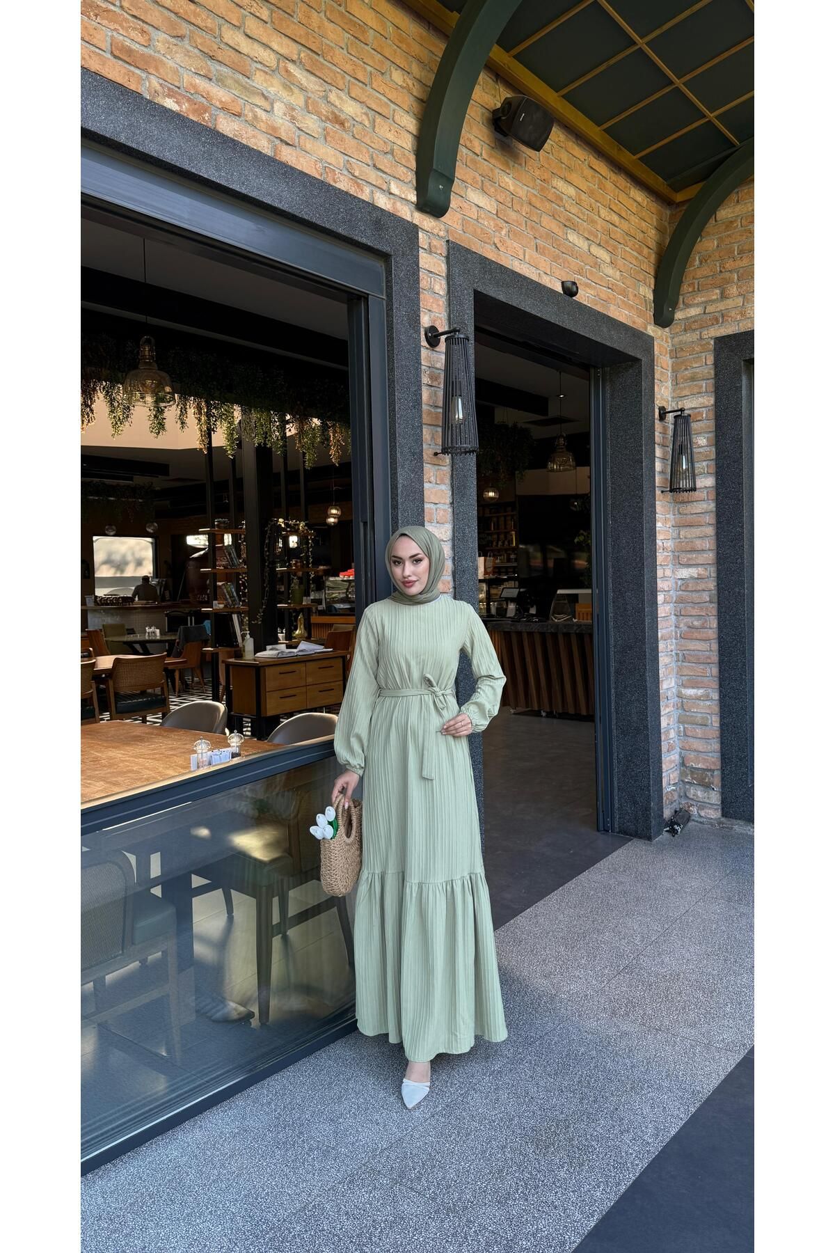 LİNA TESETTÜR Lina tesettür fırfır detaylı elbise