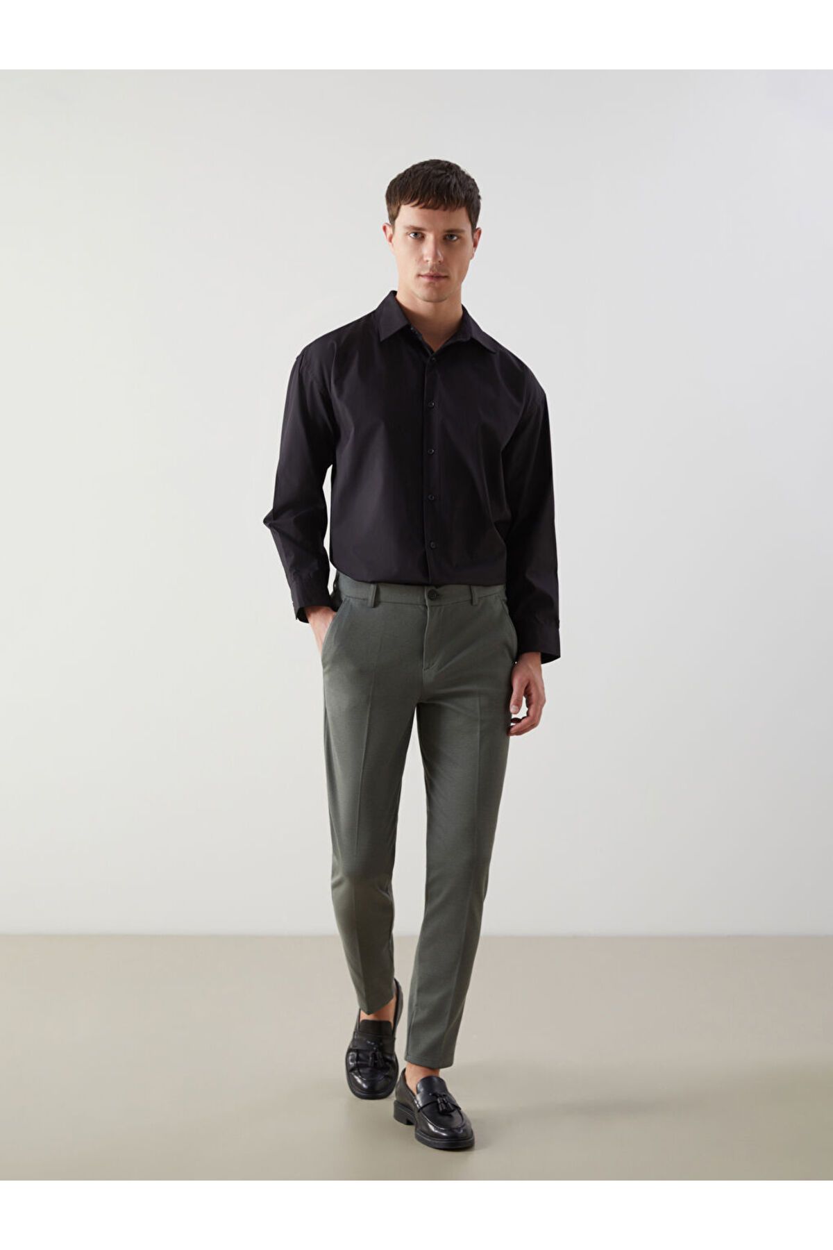 LC Waikiki LCWAIKIKI Classic Haki Dar Kalıp Erkek Chino Pantolon S5FG89Z8NVY25