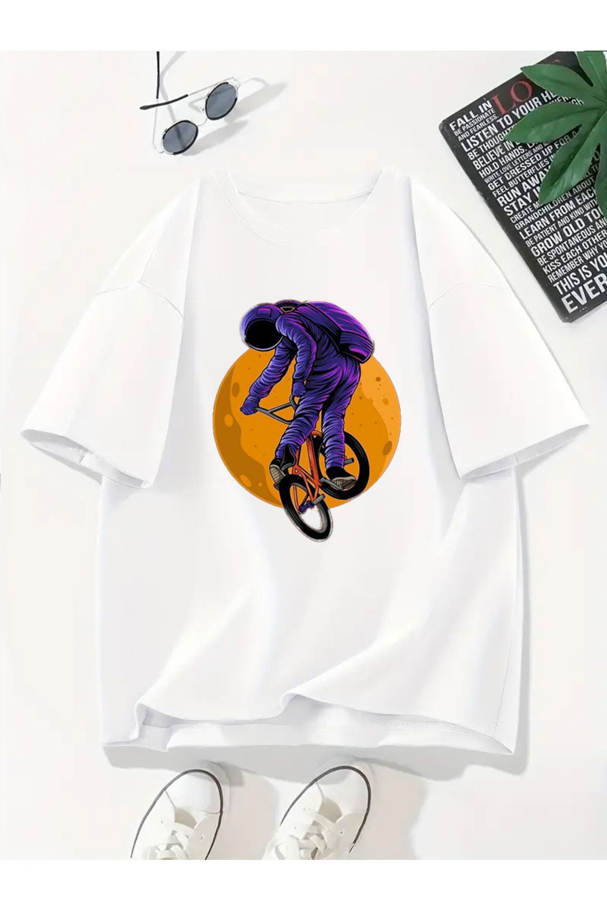 MODA Unisex Oversize Kalıp Ay Baskılı T-Shirt