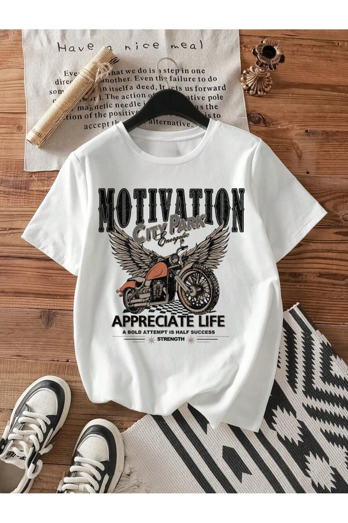 ELNOYA Unisex Pamuklu Beyaz Oversize "Motivation" Baskılı Rahat Günlük T-shirt