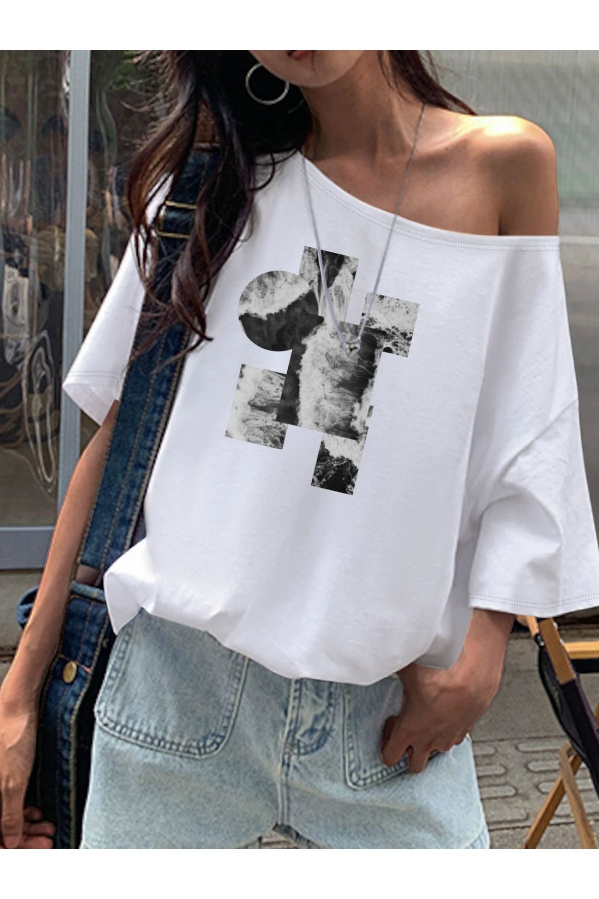 Koklonmoda Büyük Beden Kadın Düşük Omuz Kayık Yaka Baskılı T-Shirt