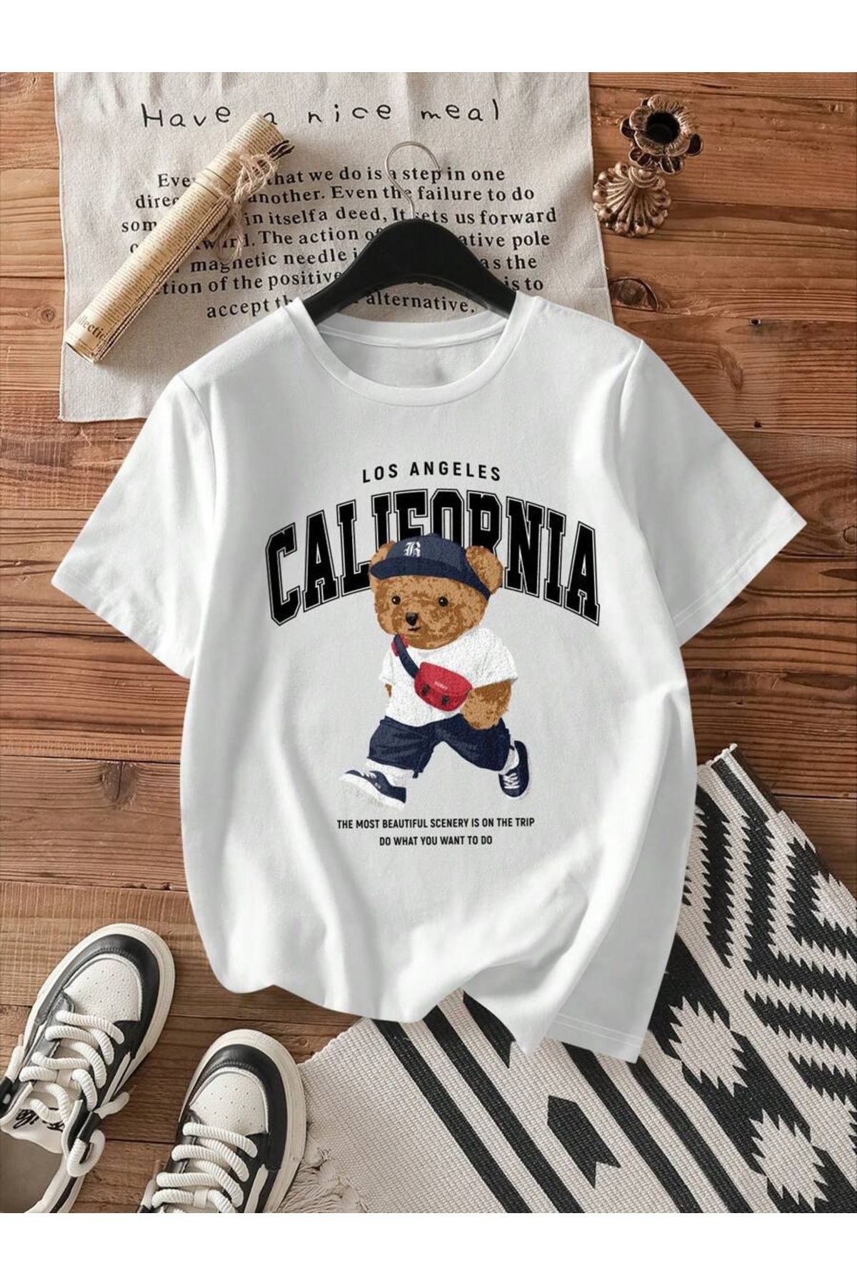 ELNOYA Unisex Pamuklu Beyaz Oversize "Californiye Ayıcık" Baskılı Rahat Günlük T-shirt