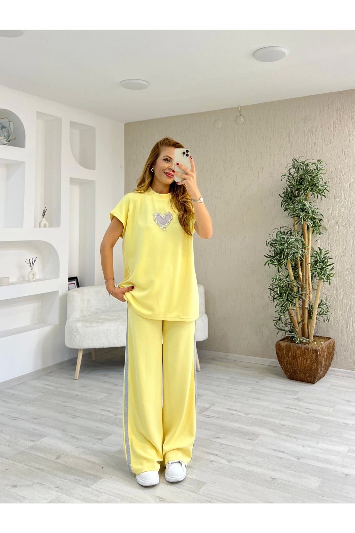 İrka Moda Modal Kumaş Aksesuar Detay Şeritli Takım Sarı