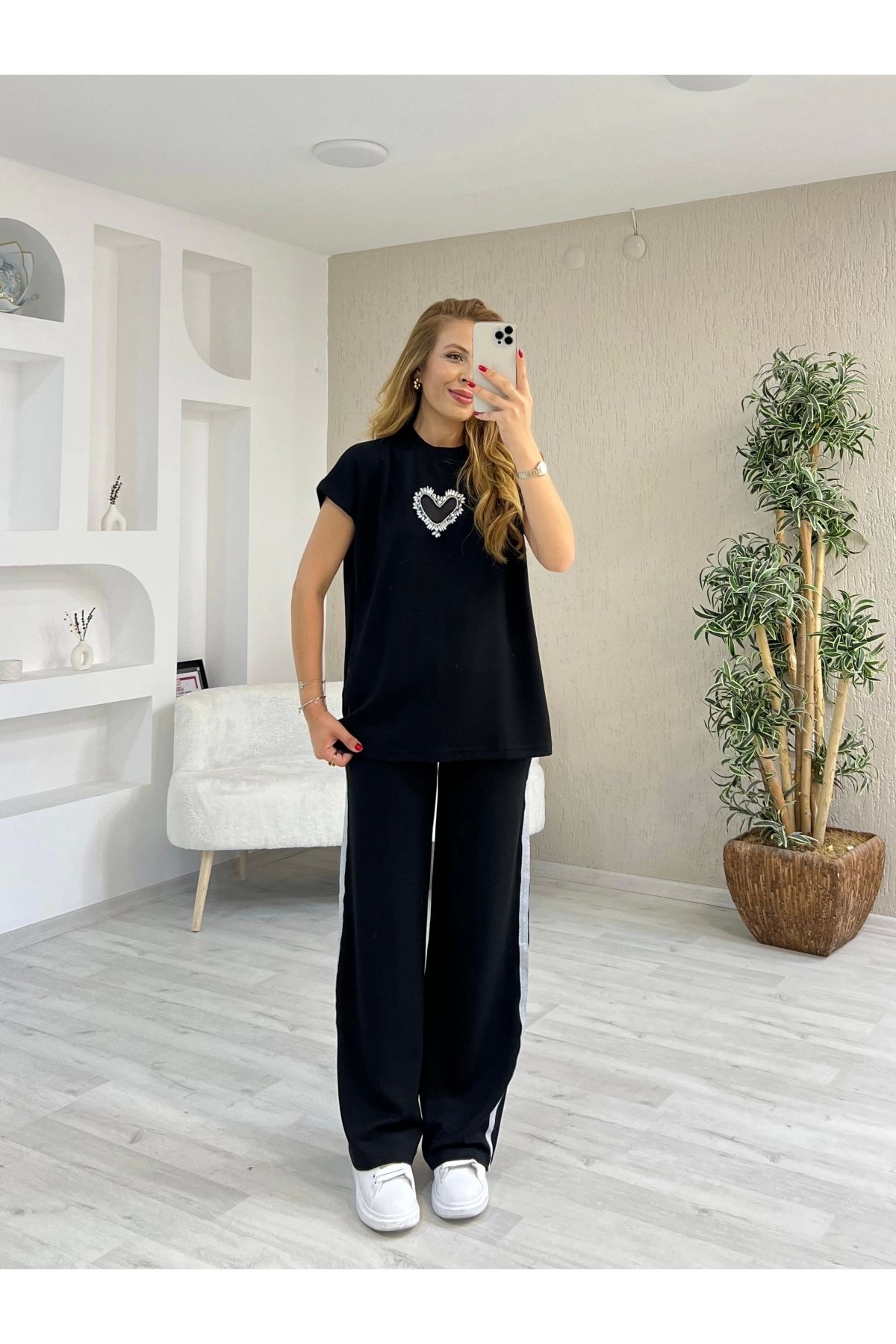 İrka Moda Modal Kumaş Aksesuar Detay Şeritli Takım Siyah