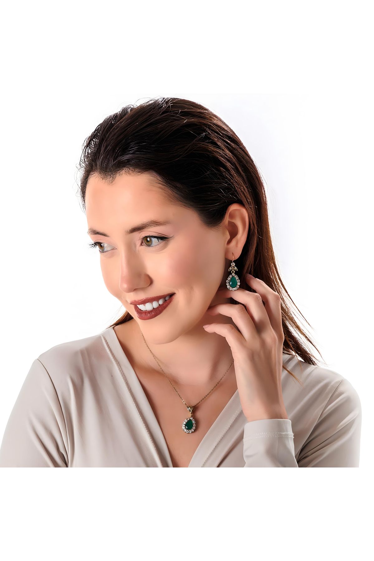 Atelier LEO Handmade Jewellery HÜRREM SULTAN YEŞİL KÜPE KOLYE TAKIM BAKIR EL YAPIMI KRİSTAL TAŞLI KARARMA YAPMAZ KADIN TAKI SETİ