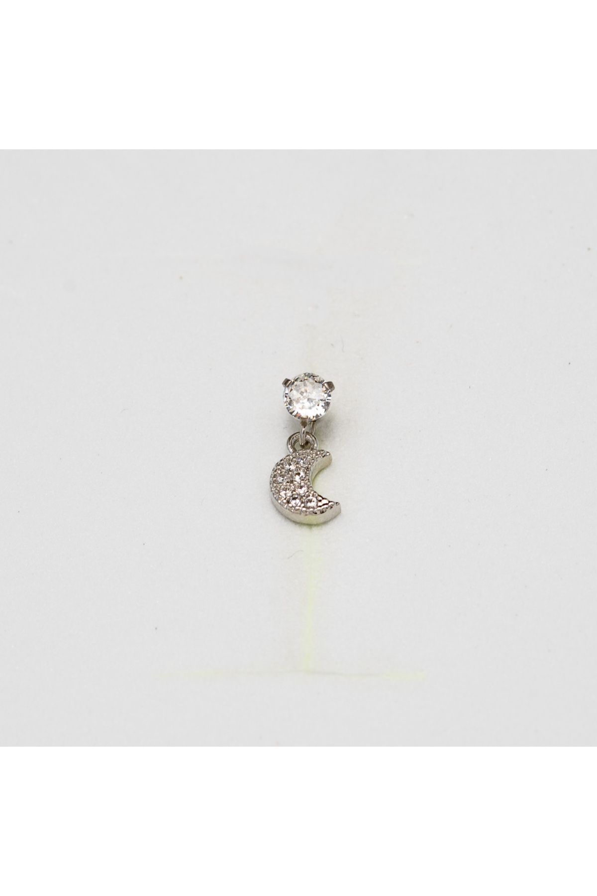 Piercing by Sever SALLANTILI AY HİLAL ÇELİK PIERCING. GÜMÜŞ/SILVER RENKLİ & ŞEFFAF TAŞLI (TARGUS HELIX CONCH FLAT)