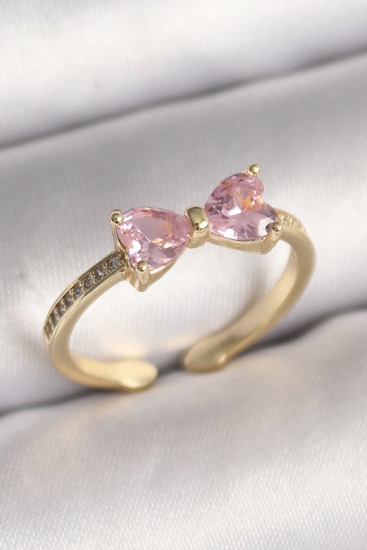 Ekince Pirinç Gold Renk Pembe Zirkon Taşlı Kalp Fiyonk Model Kadın Yüzük