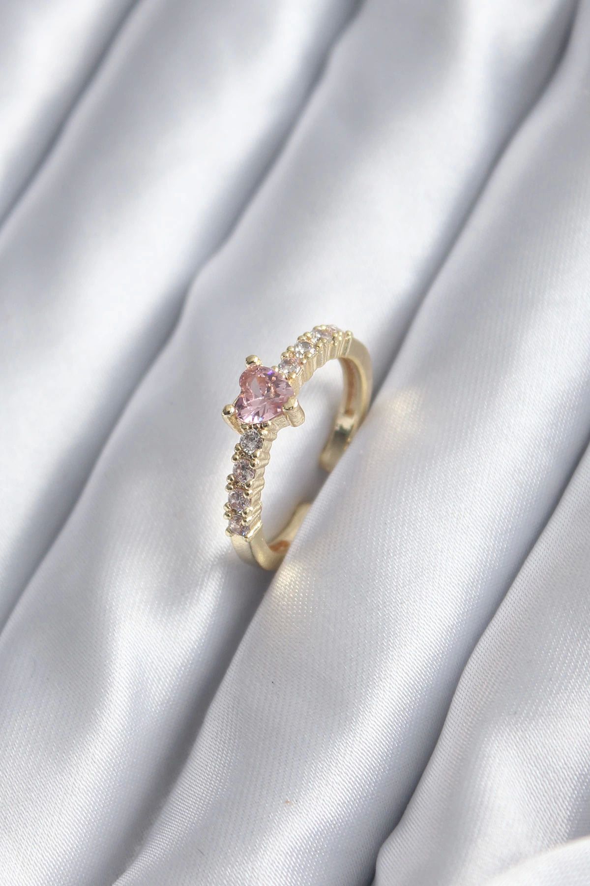 Ekince Gold Renk Zirkon Taşlı Pembe Kristal Kalp Model Kadın Yüzük