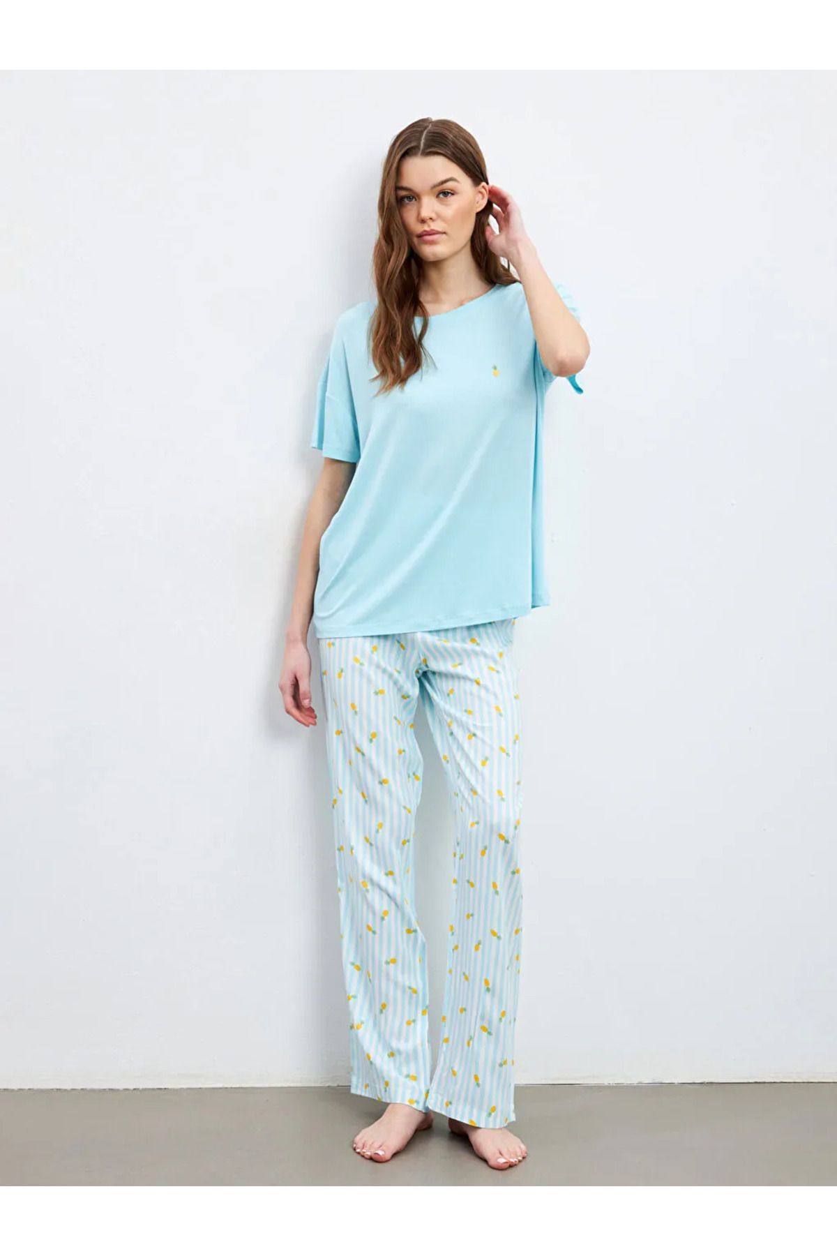 LC Waikiki LCW DREAM Mavi Bisiklet Yaka Baskılı Kadın Pijama Takımı