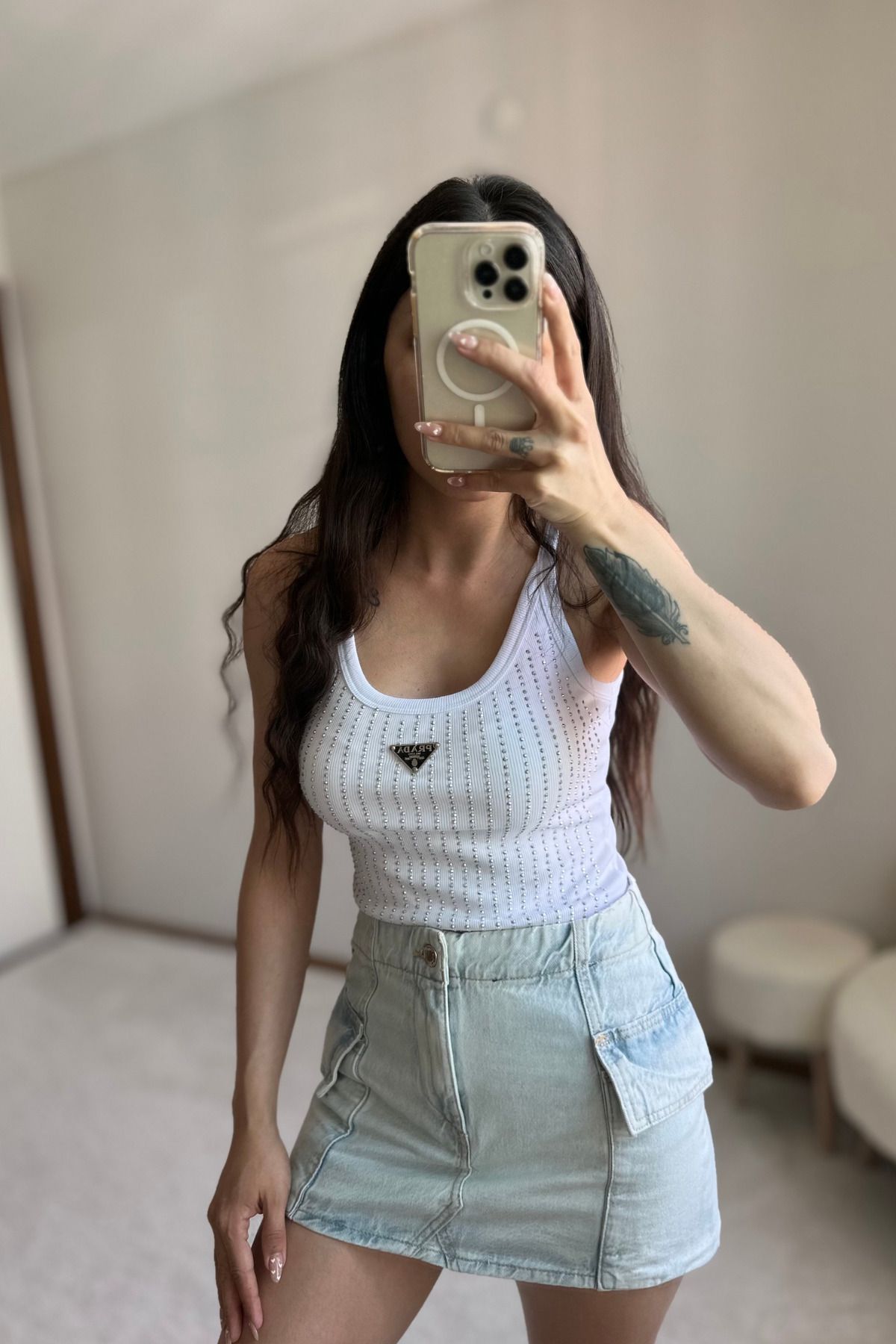 MoyStore Prdda Parıltılı Zımba Armalı Atlet Beyaz