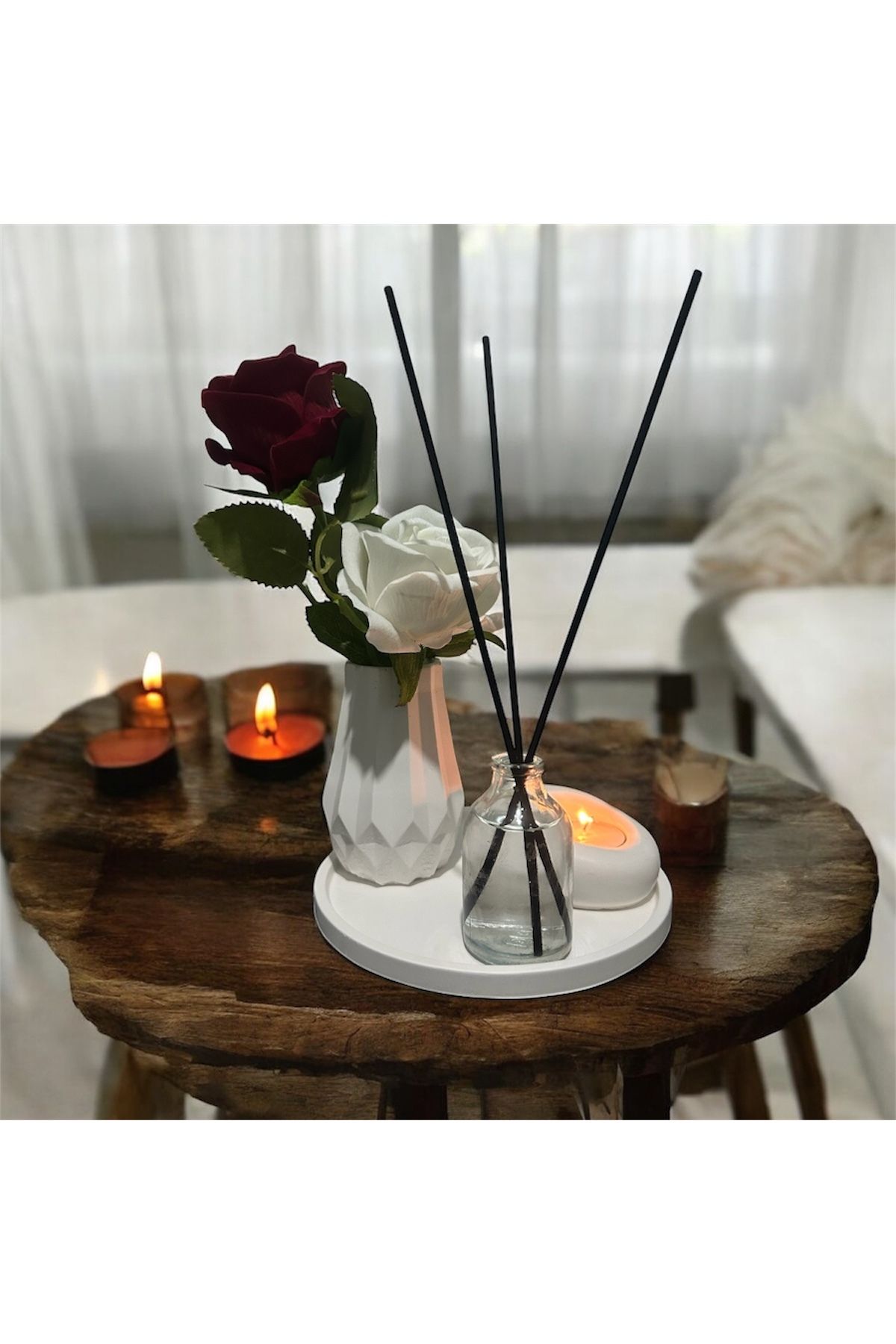 Home Yasemin Oda Kokusu Yuvarlak Sunum Tabağı İskandinav Vazo