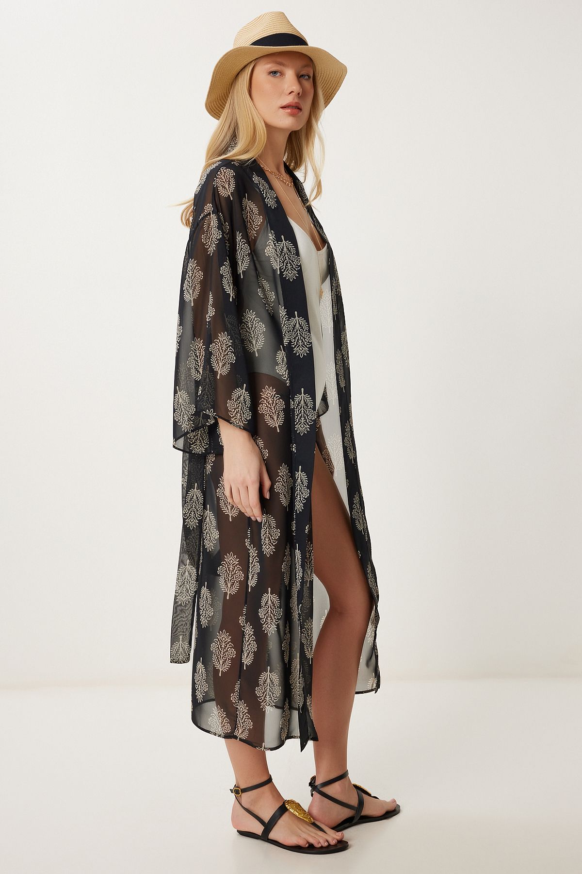 Kadın Siyah Desenli Kuşaklı Şifon Kimono FG00021