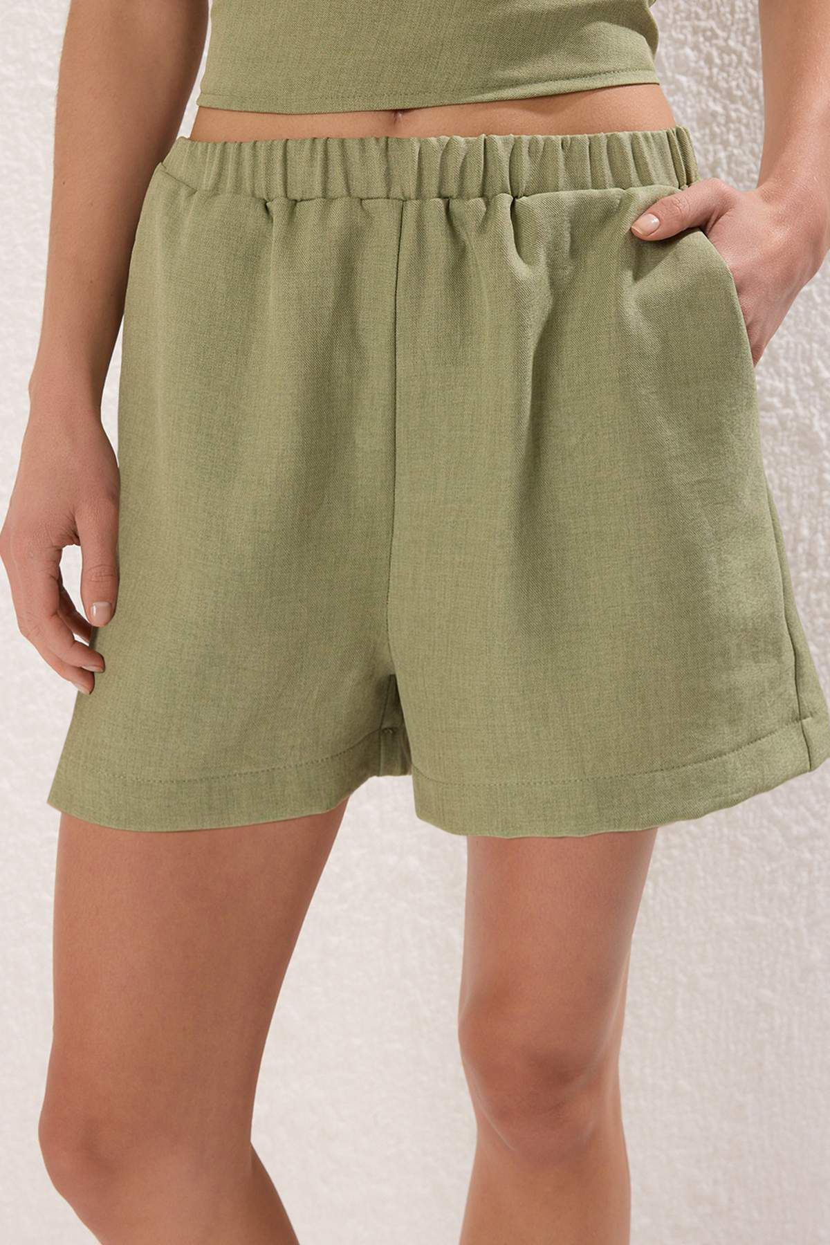 Trendyolmilla  Açık Haki Keten Görünümlü Dokuma Alt-Üst Takım TWOSS25AU00114 - Görsel 3