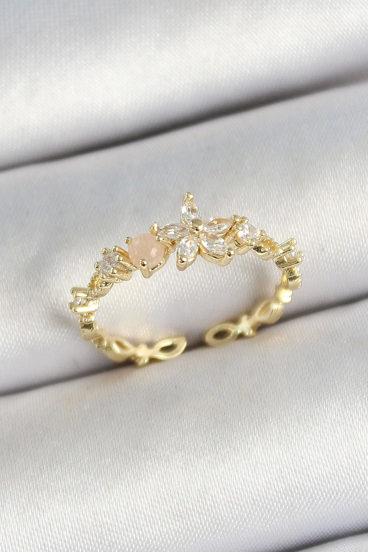 GLIMMERY Pirinç Papatya Figürlü Zirkon Taşlı Gold Renk Ayarlanabilir Kadın Yüzük