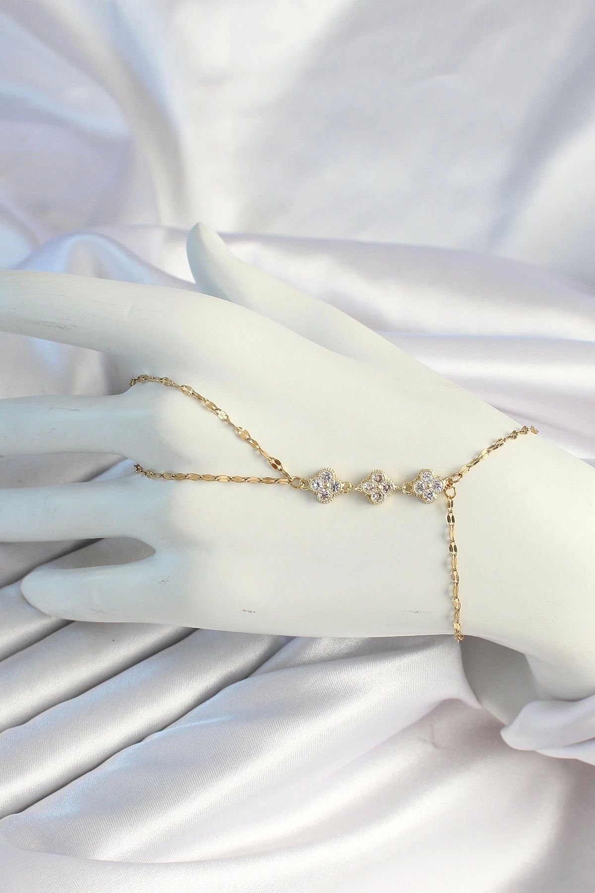 GLIMMERY 316L Çelik Zincirli Gold Renk Yonca Zirkon Taşlı Şahmeran