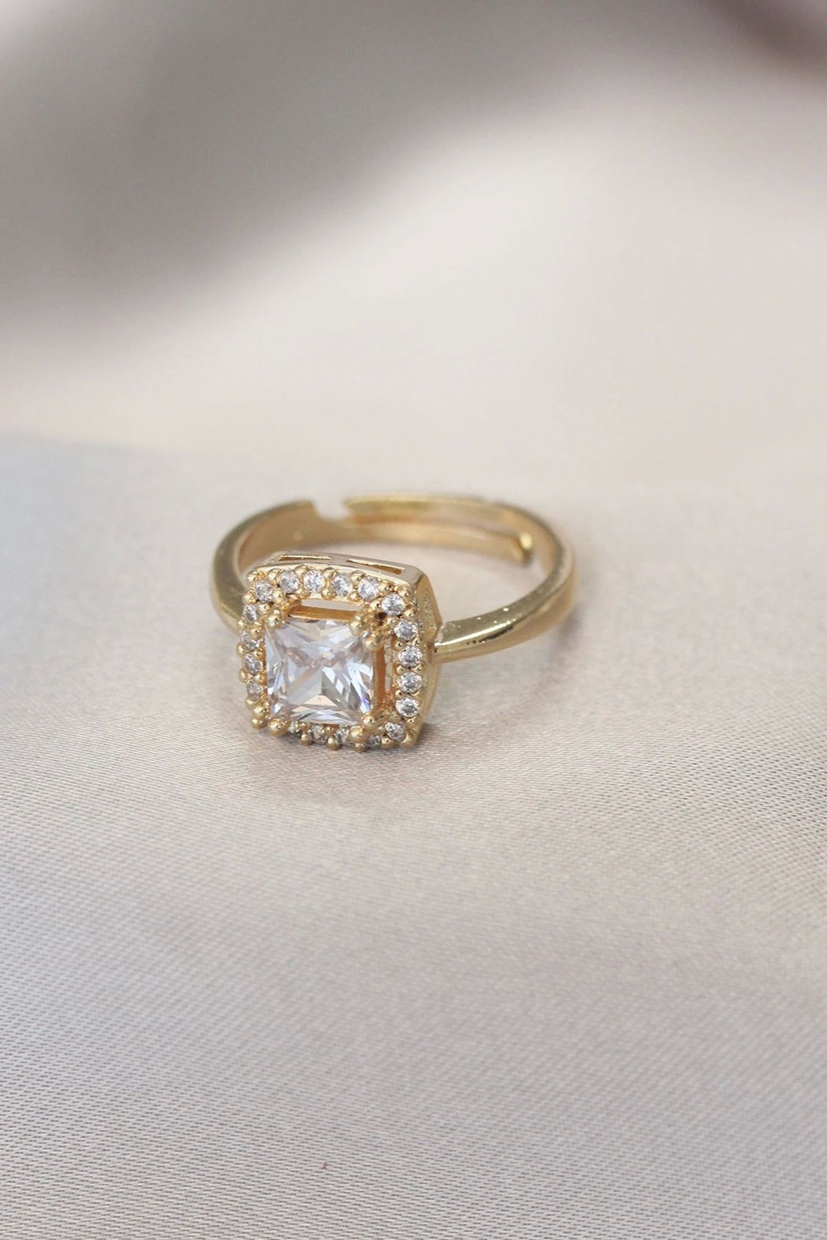 OurStyles Gold Baget ve Zirkon Taşlı Kare Yüzük - TJ-BYK1739