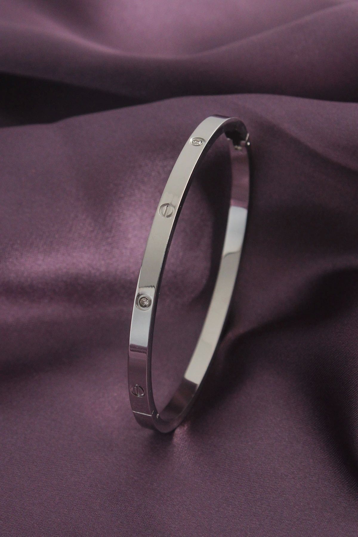 OurStyles Çelik Gümüş Renk Zirkon Taş Detay Kadın Kelepçe - TJ-BB4831