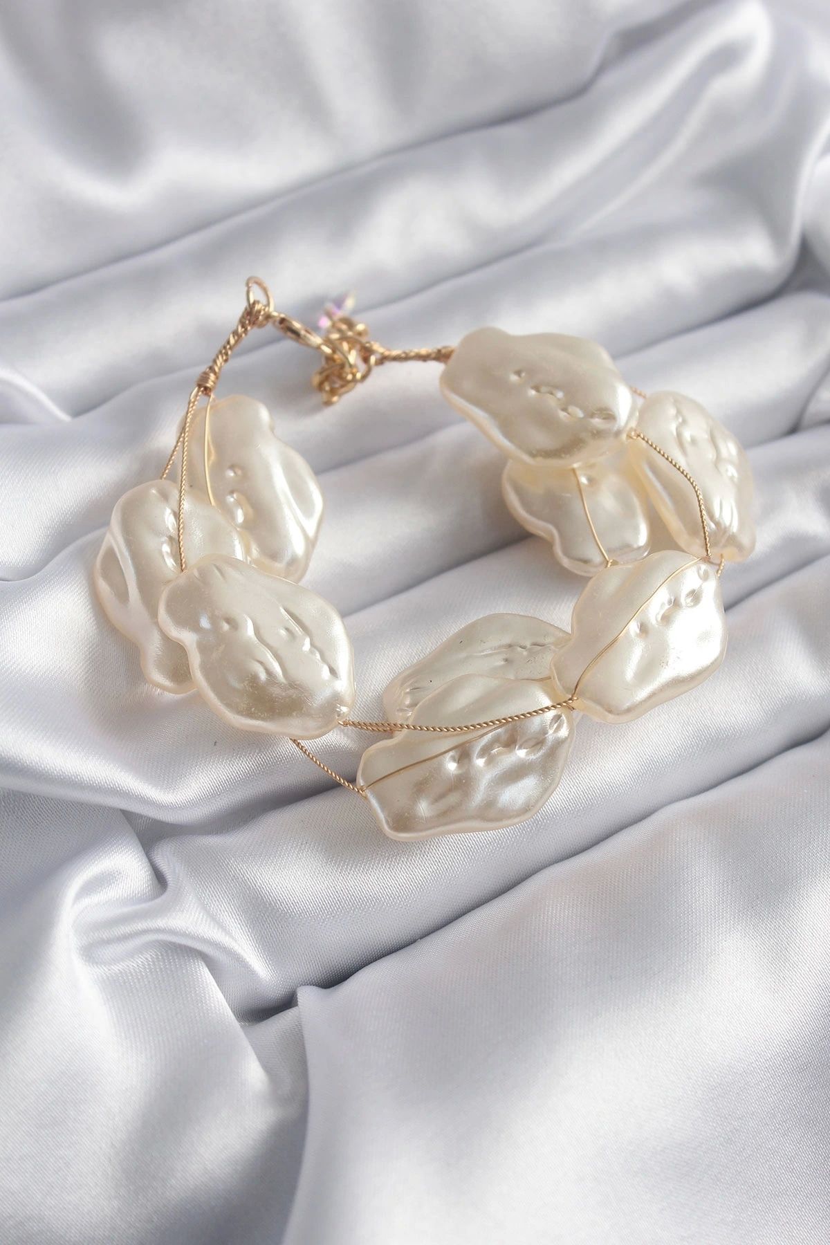 OurStyles Gold Renk Çoklu İnci Model Kadın Bileklik - TJ-BB5749
