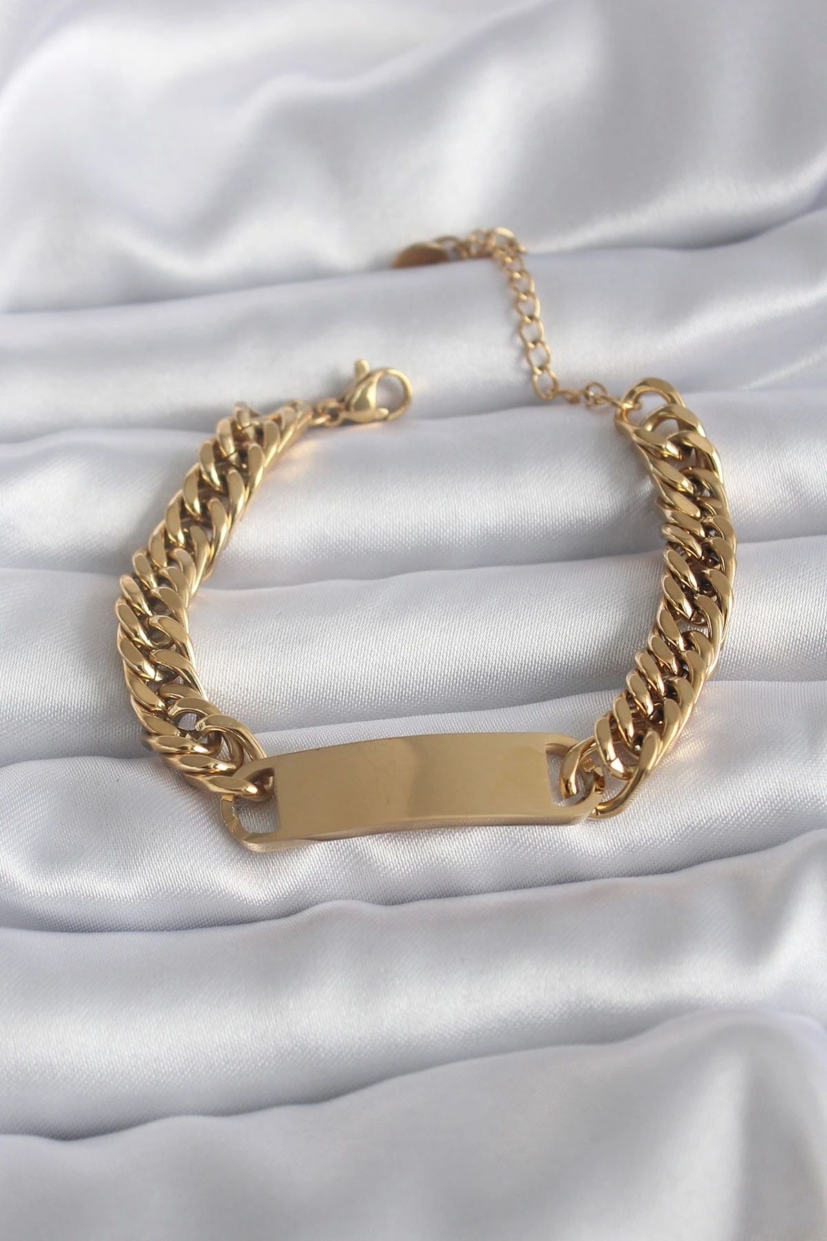 OurStyles 316L Çelik Gold Renk İsim Yazılabilir Plaka Model Kadın Bileklik - TJ-BB5744